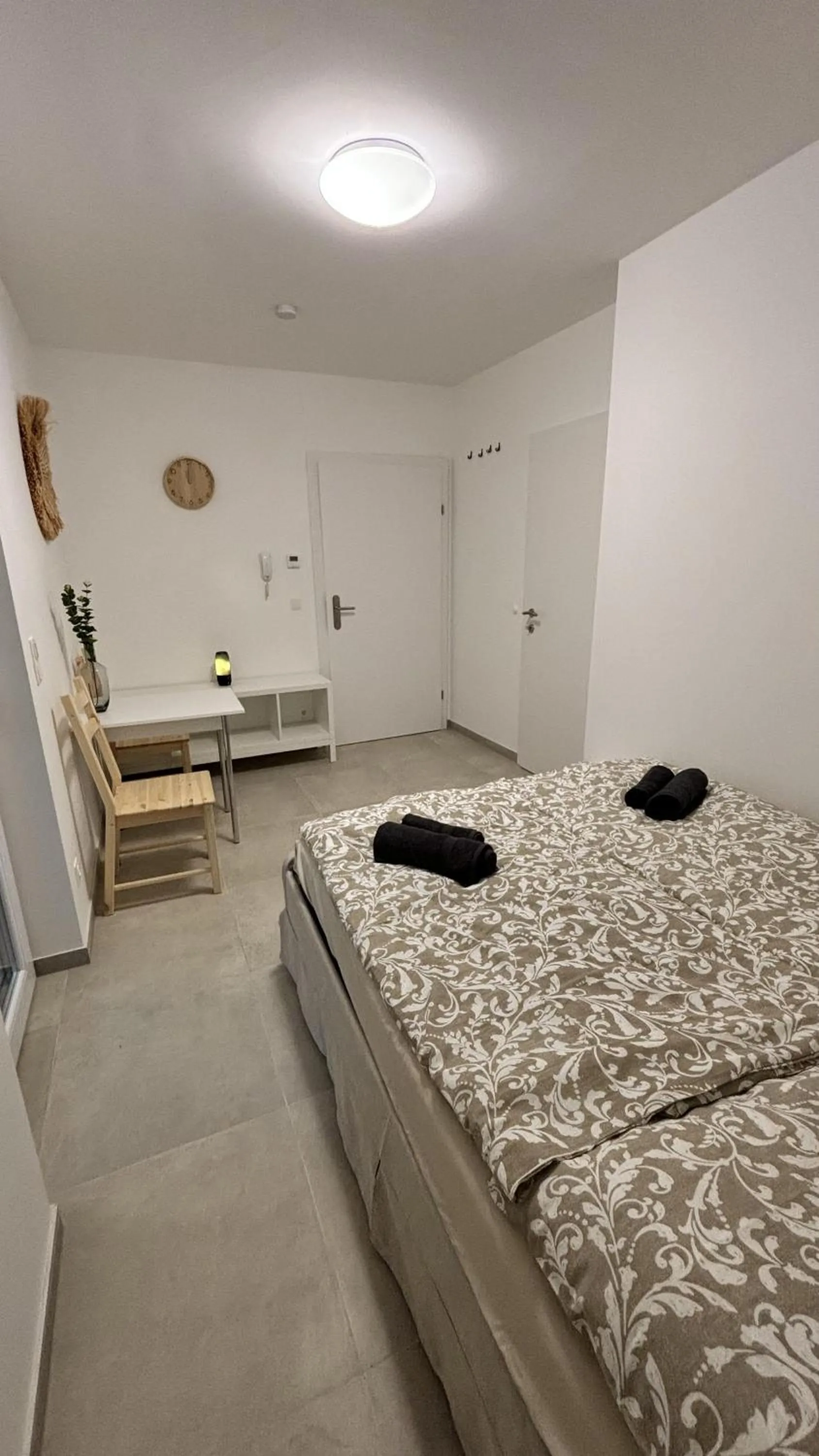 Bed in Langenzersdorf Apartment