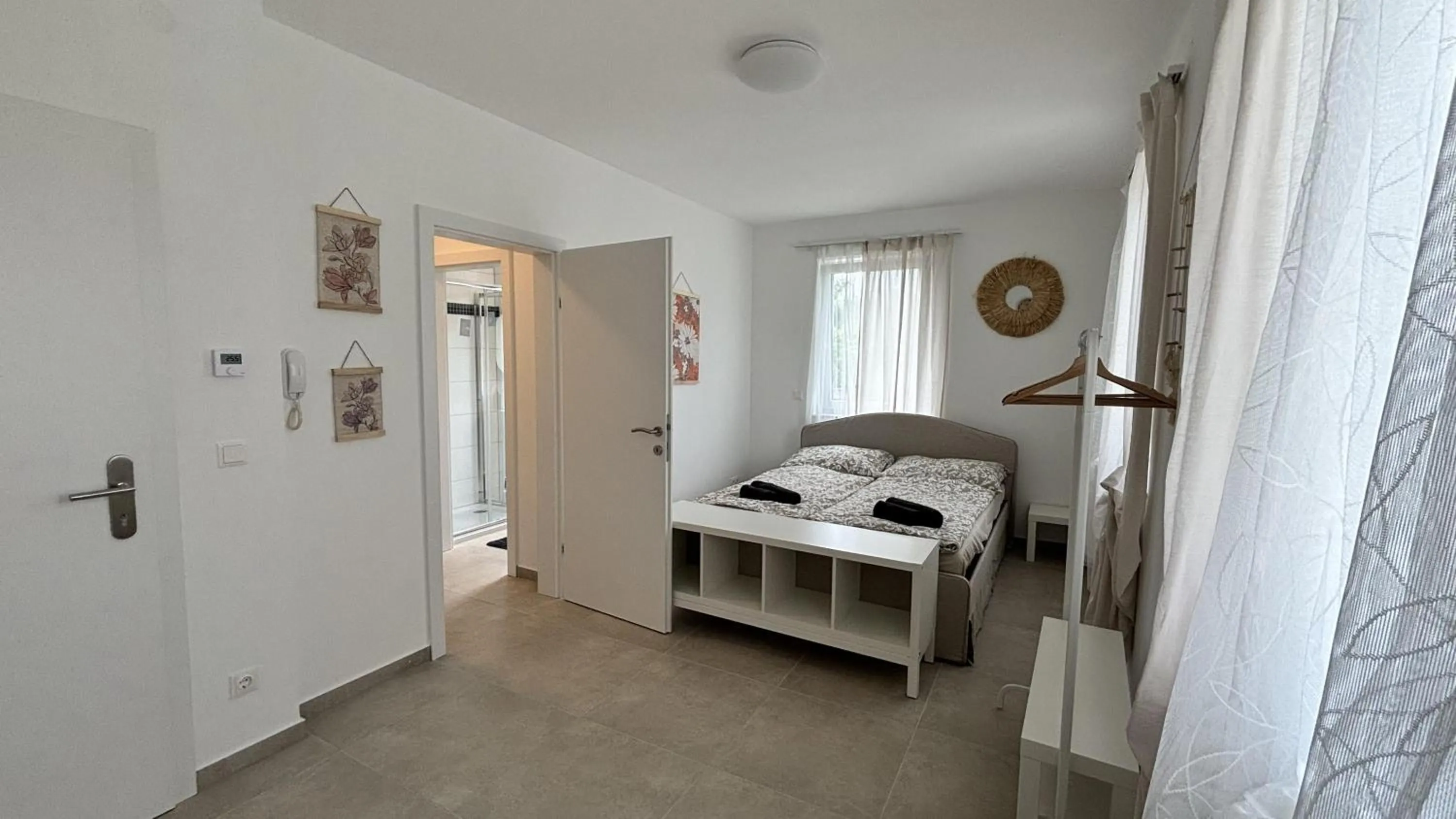 Bed in Langenzersdorf Apartment
