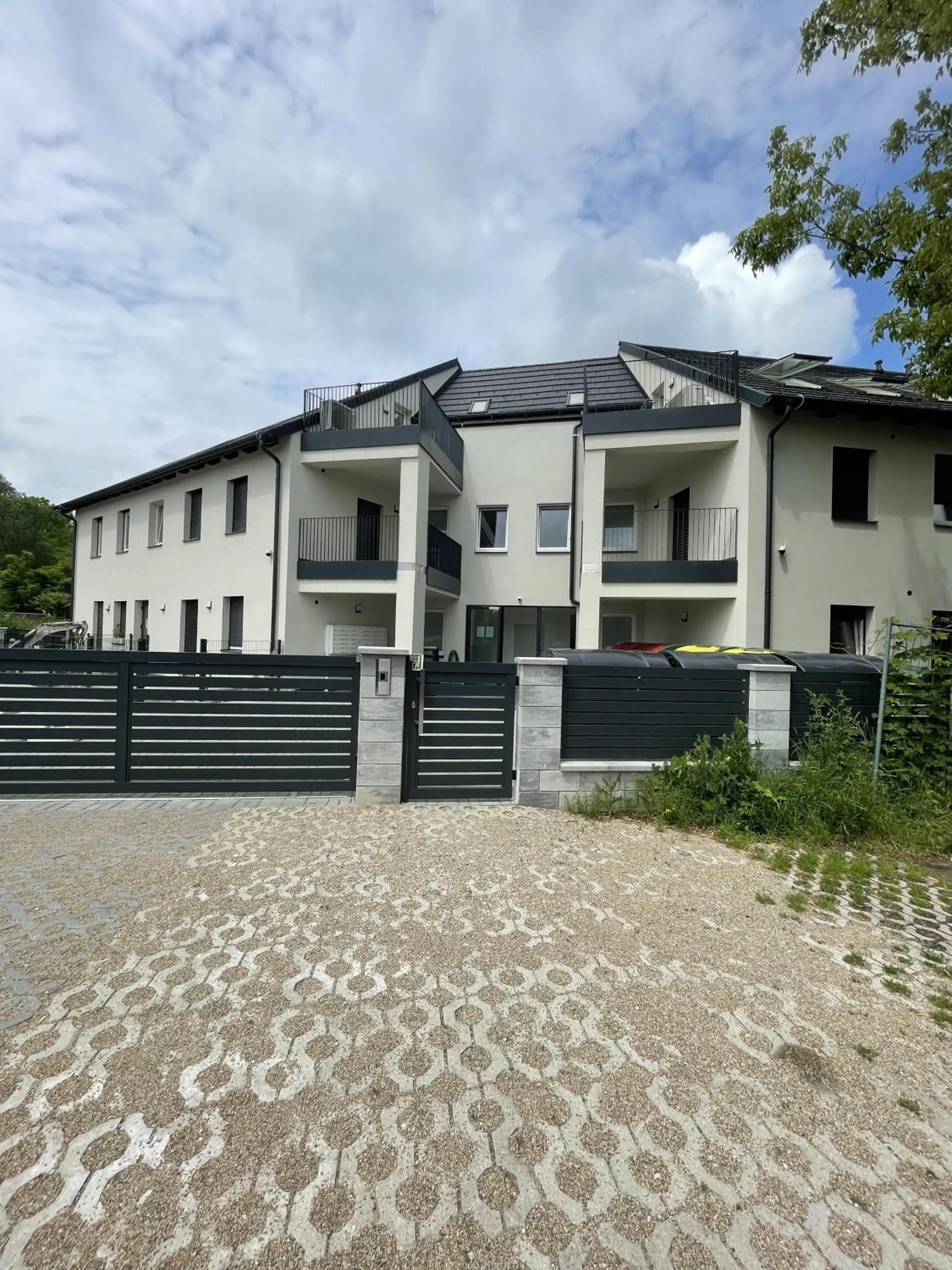 Property building in Langenzersdorf Apartment