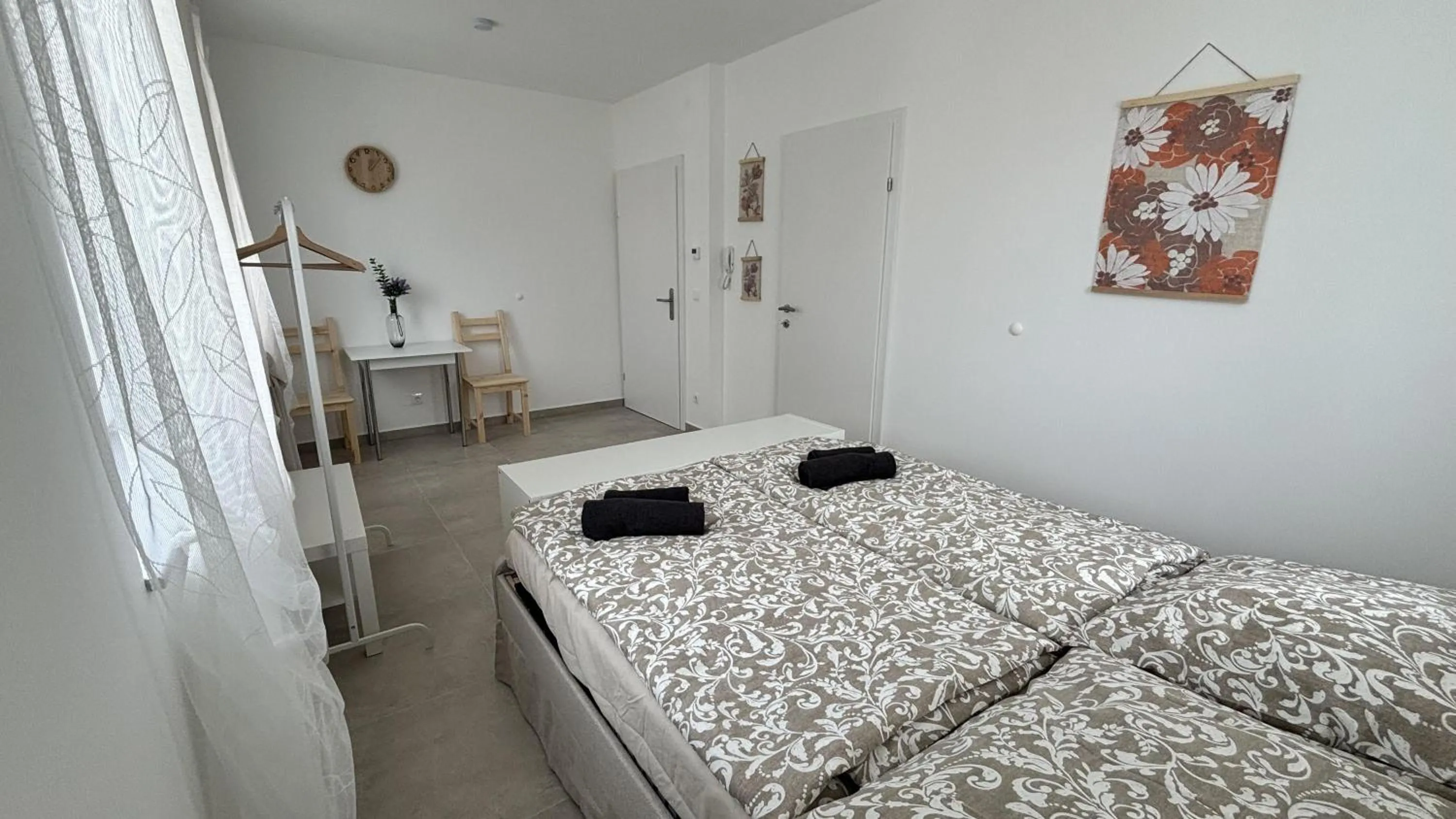 Bed in Langenzersdorf Apartment