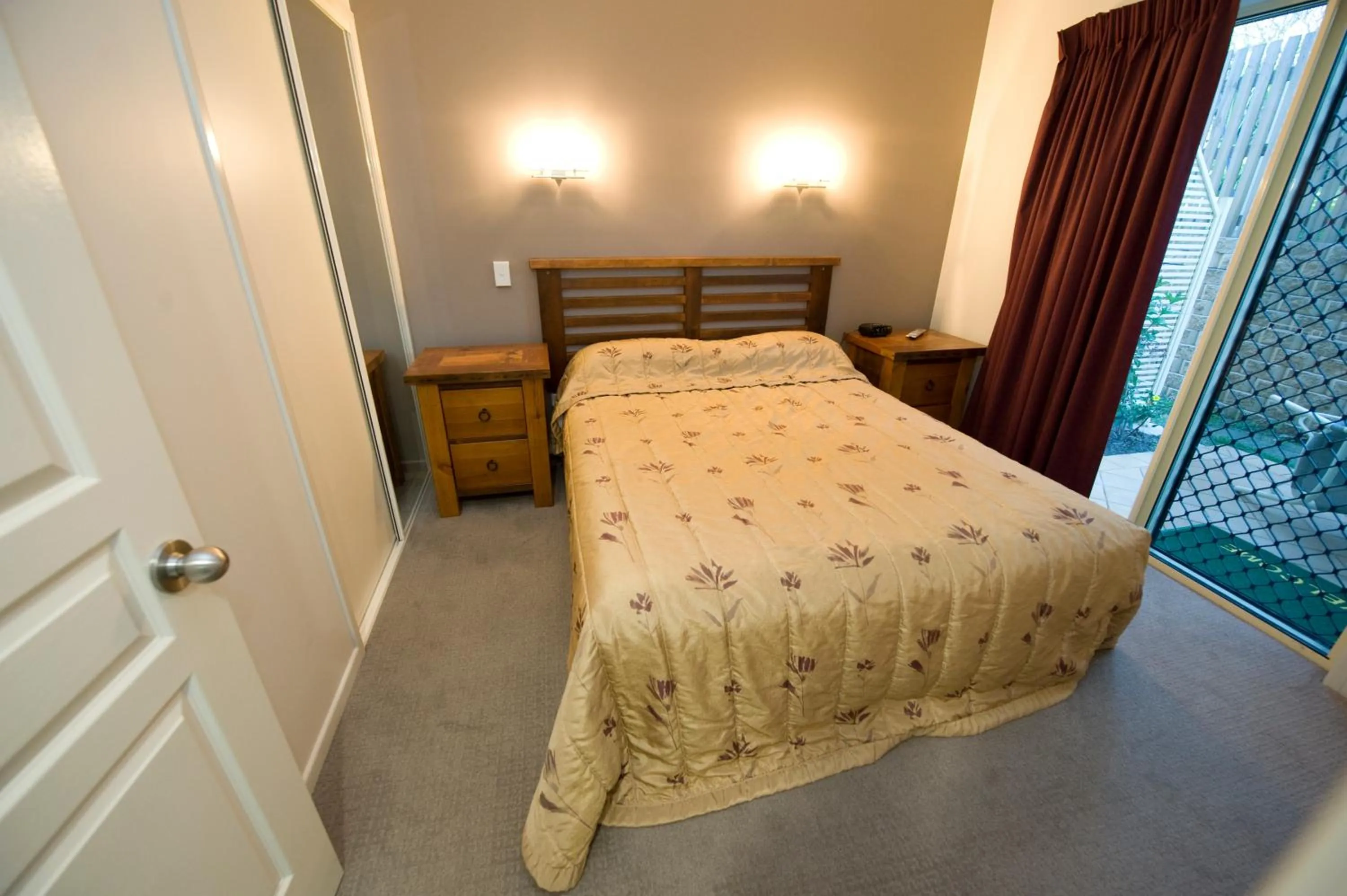 Bedroom, Bed in Apartments on Palmer