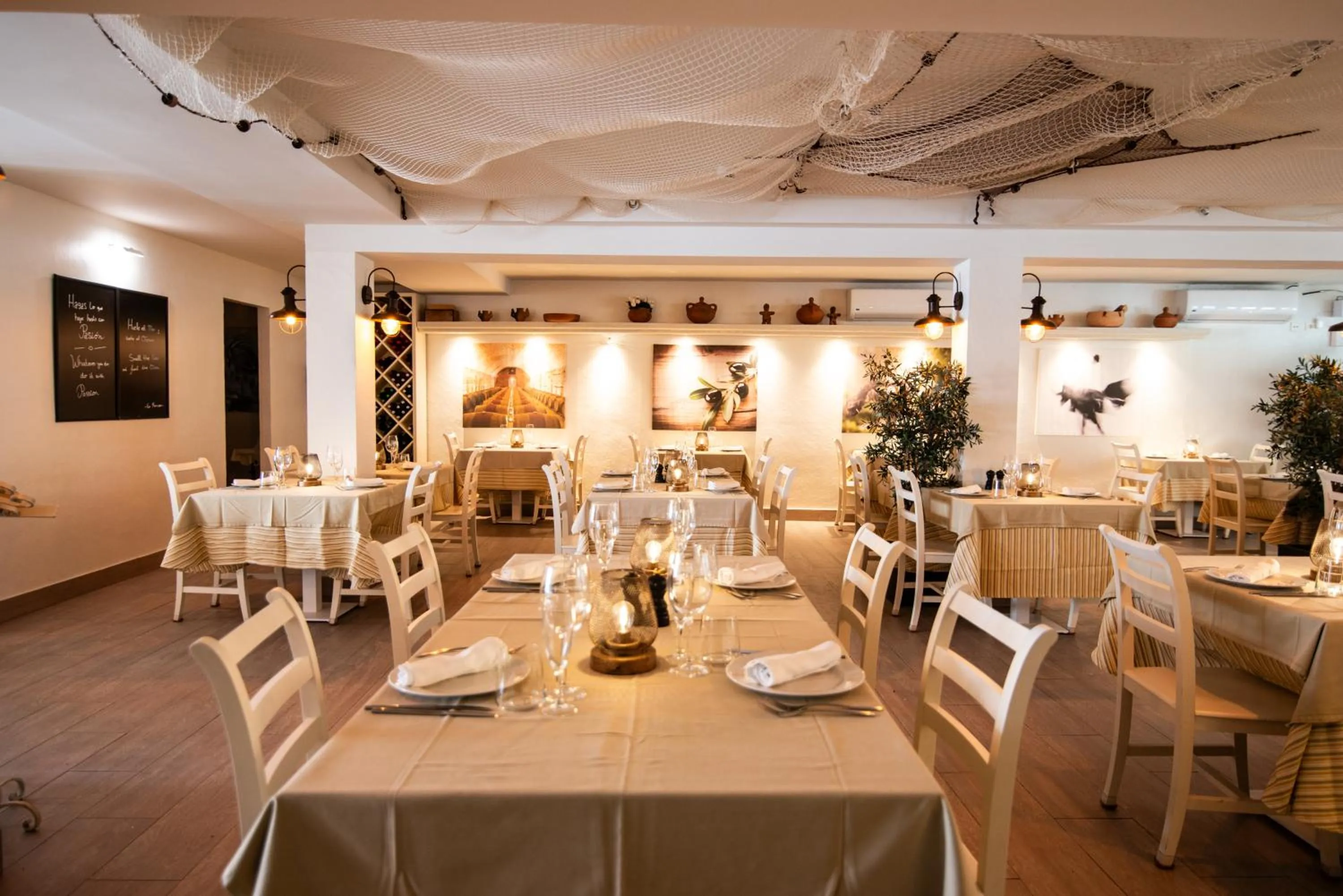 Restaurant/places to eat in Aequora Lanzarote Suites