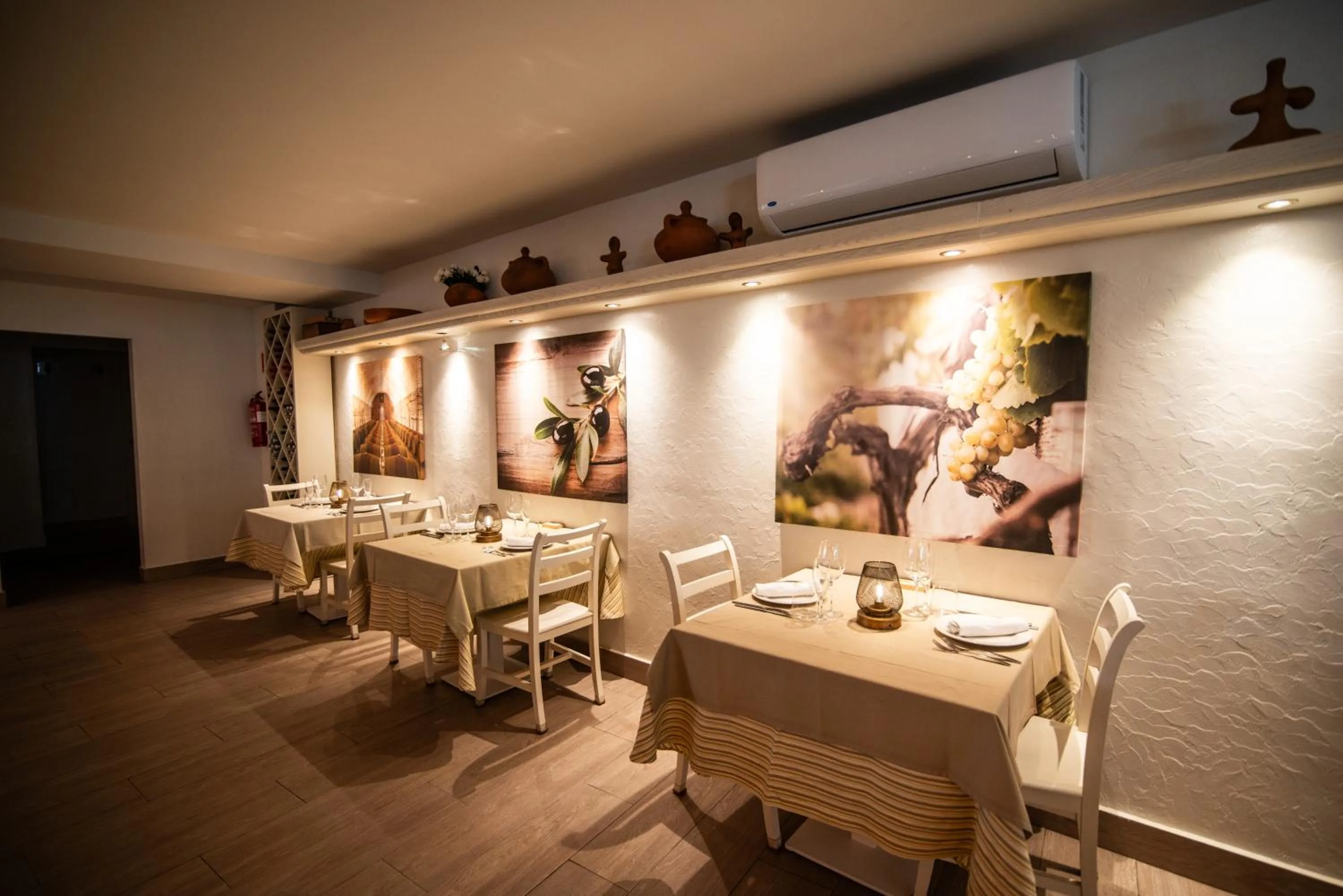 Restaurant/places to eat in Aequora Lanzarote Suites