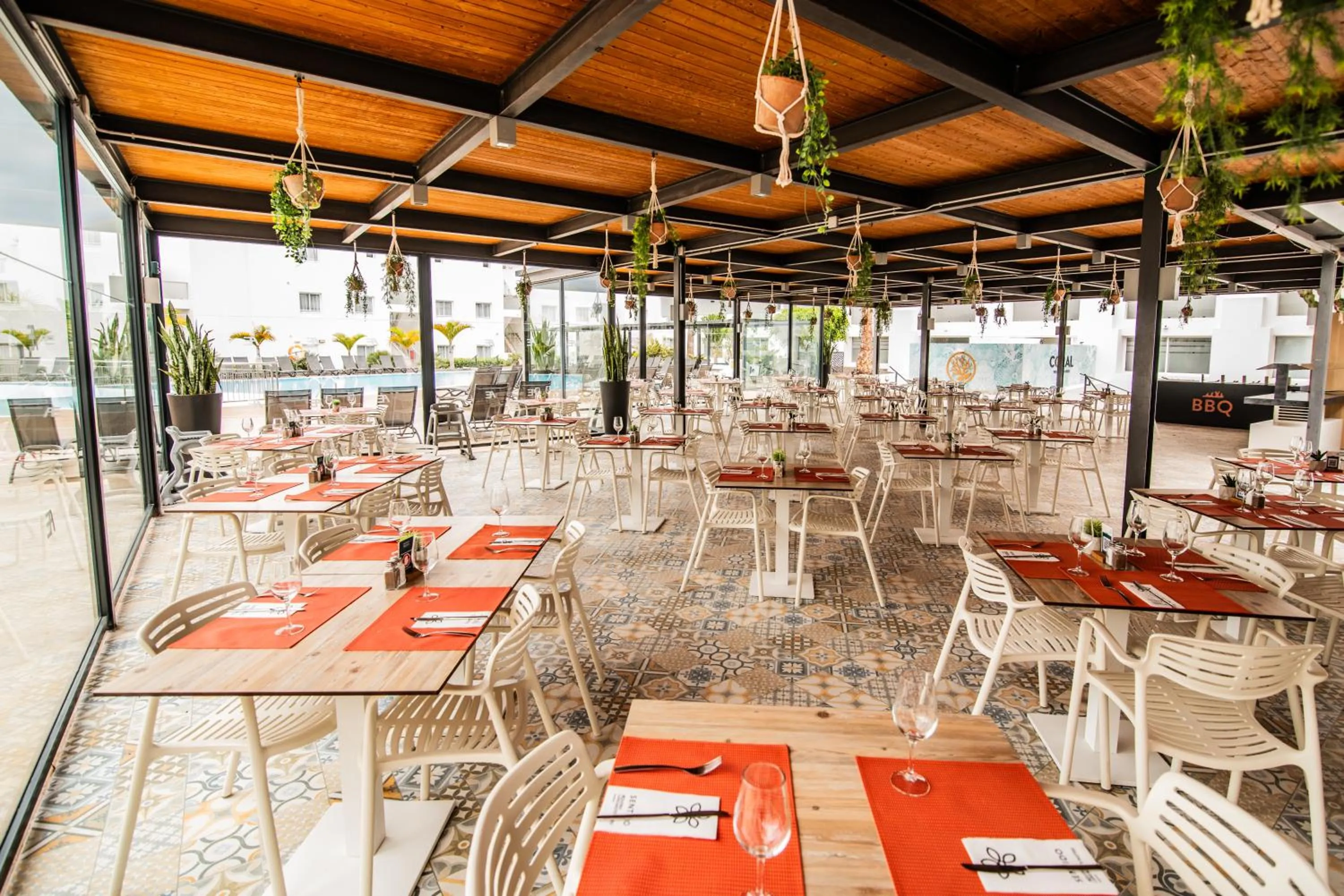 Restaurant/places to eat in Aequora Lanzarote Suites