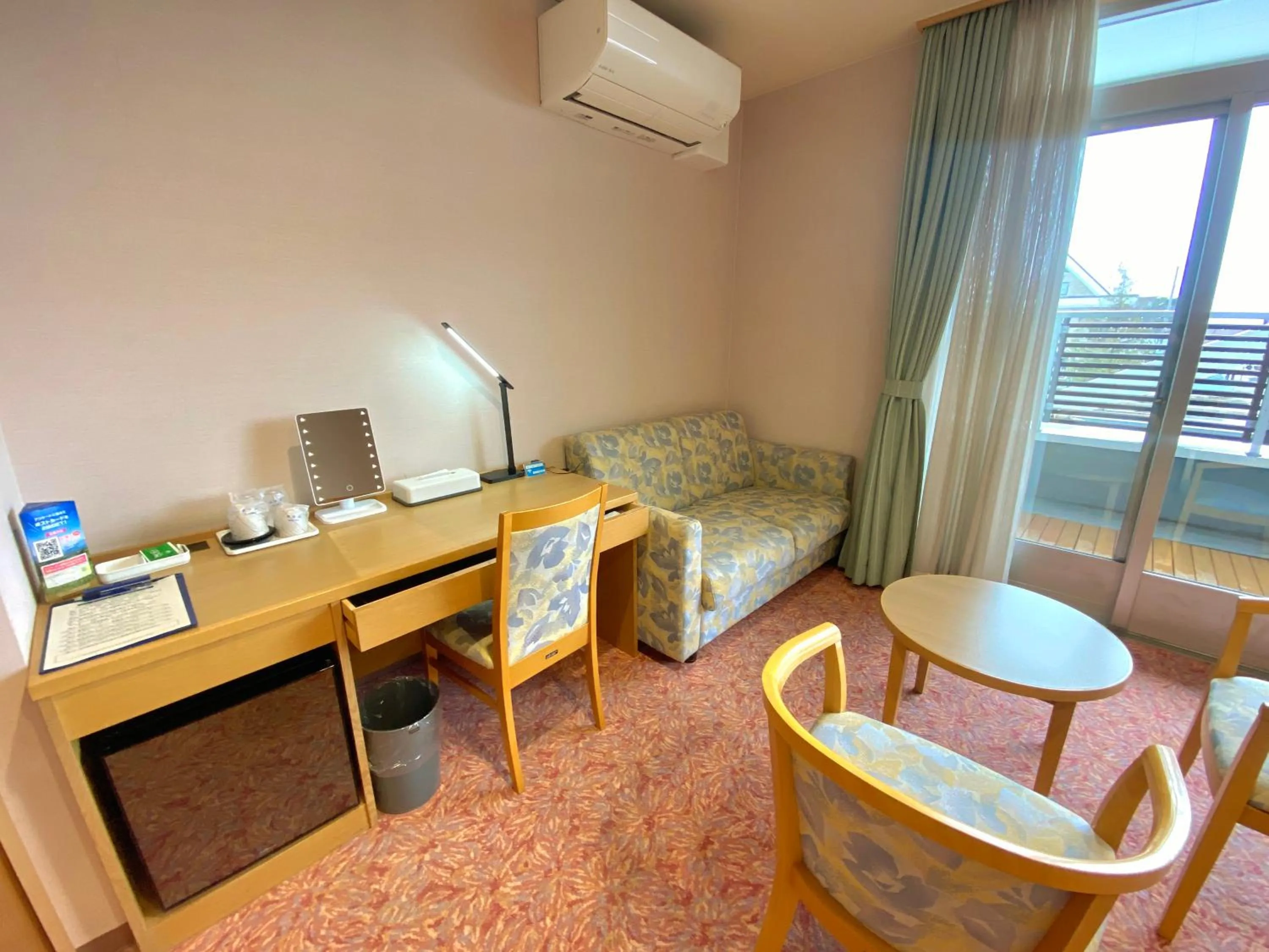 Photo of the whole room in Hotel Lavenir