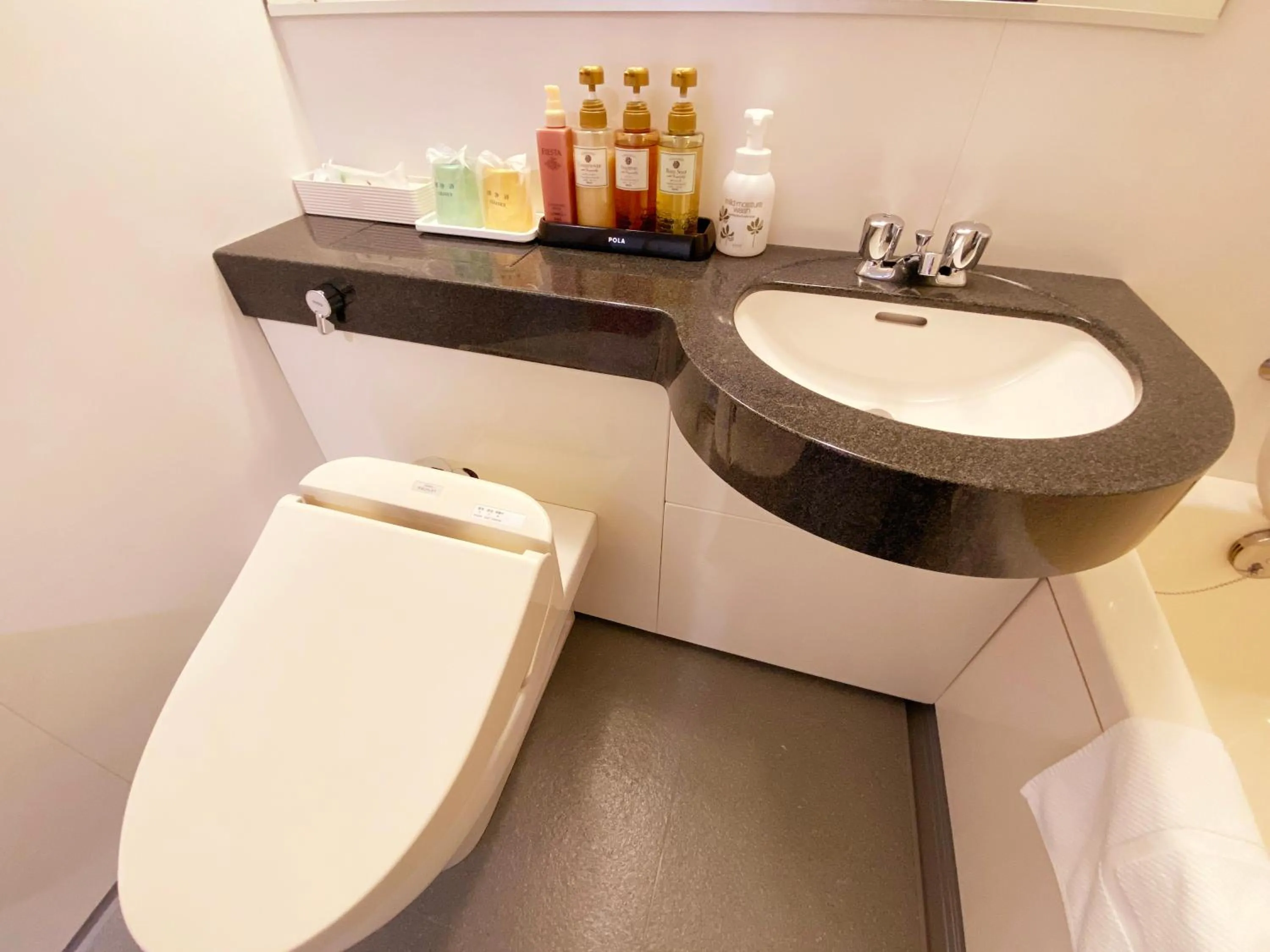 Bathroom in Hotel Lavenir