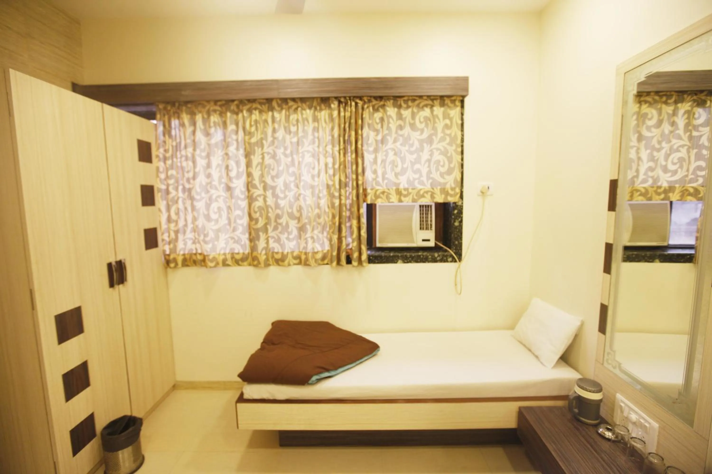 Photo of the whole room, Bed in Hotel Al Moazin