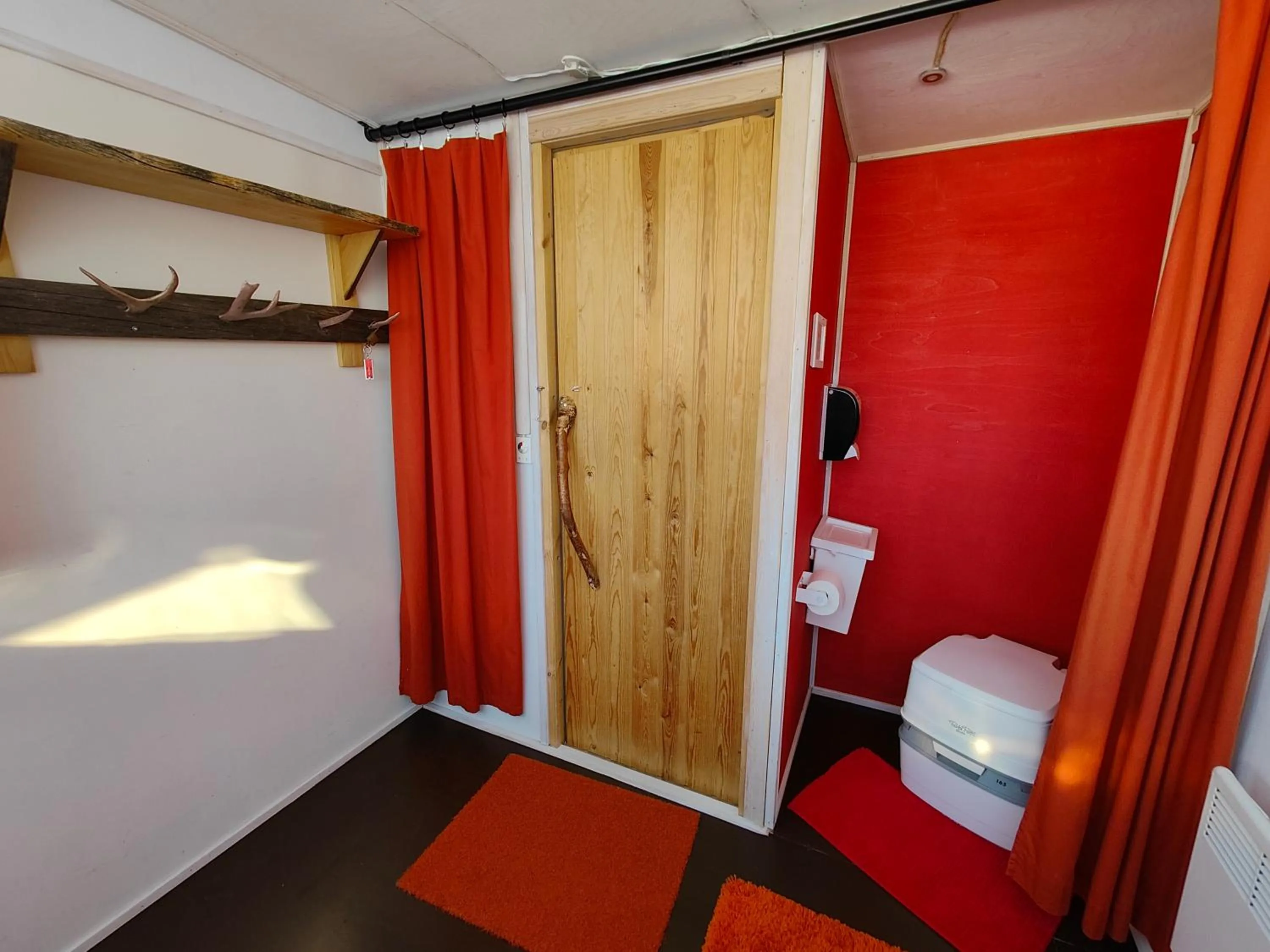 Lake Inari Mobile Cabins