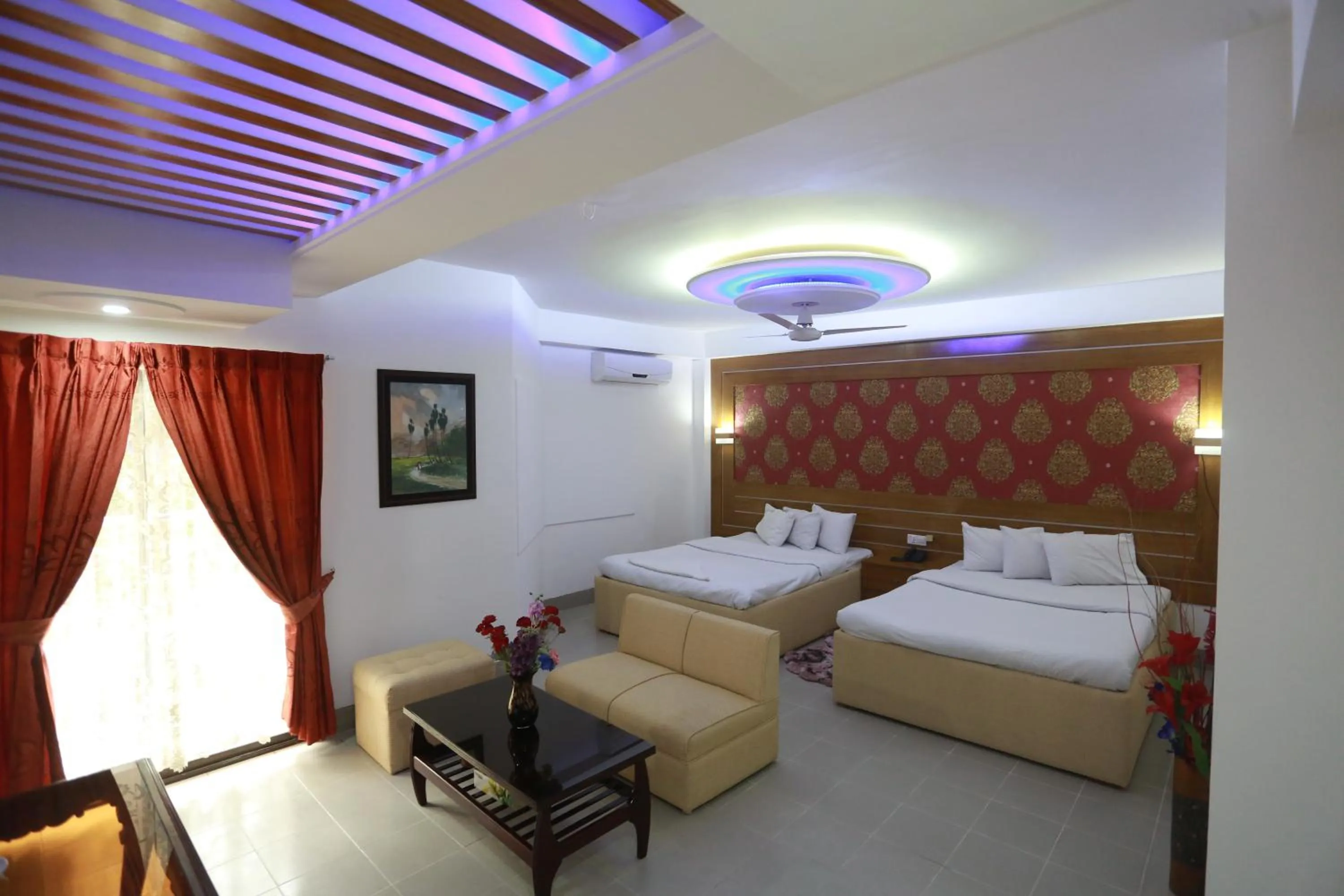 Bed in Nagar Valley Hotel Ltd.