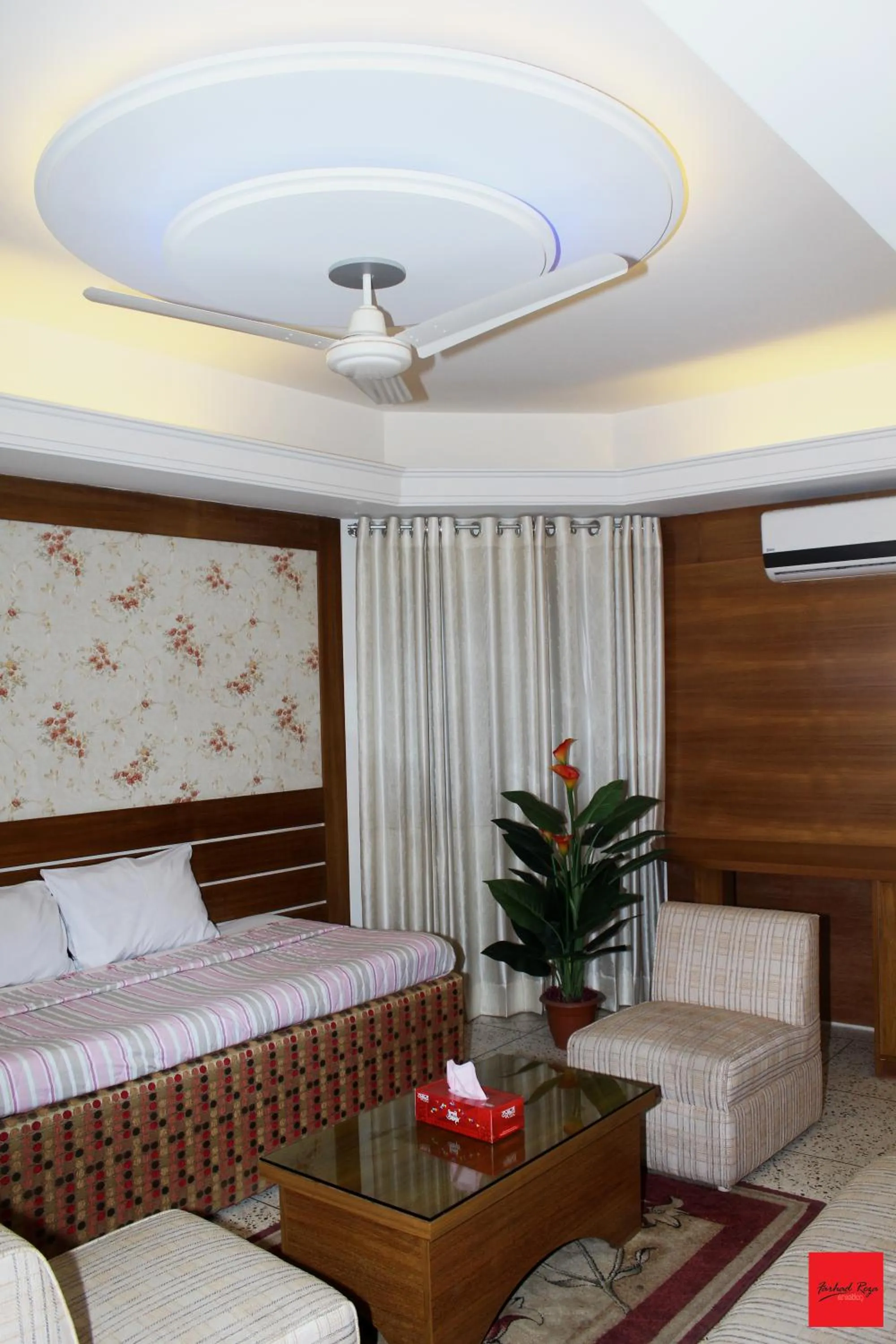 Bed in Nagar Valley Hotel Ltd.