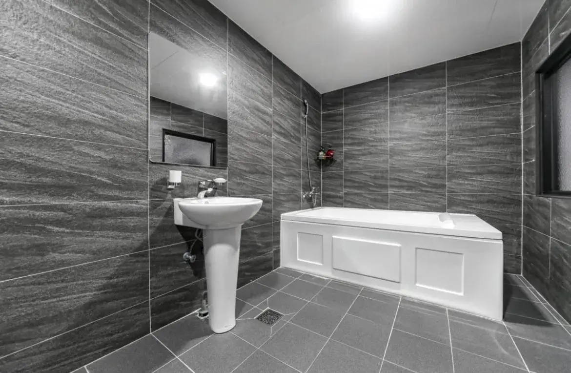 One-Bedroom Suite in The Sharp Hotel One-Bedroom Suite in The Sharp Hotel