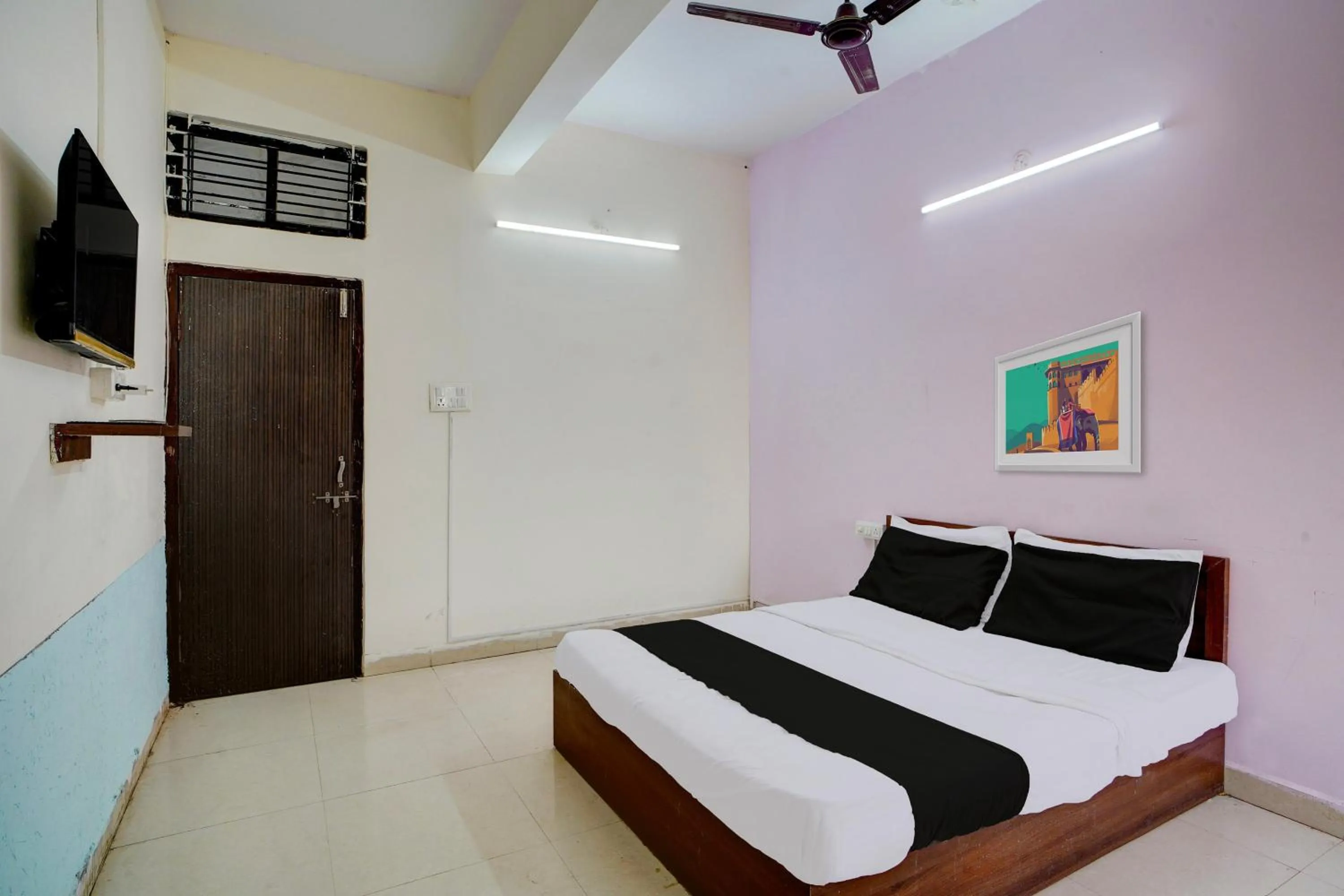 Bedroom, Bed in Hotel O Mav Hotel