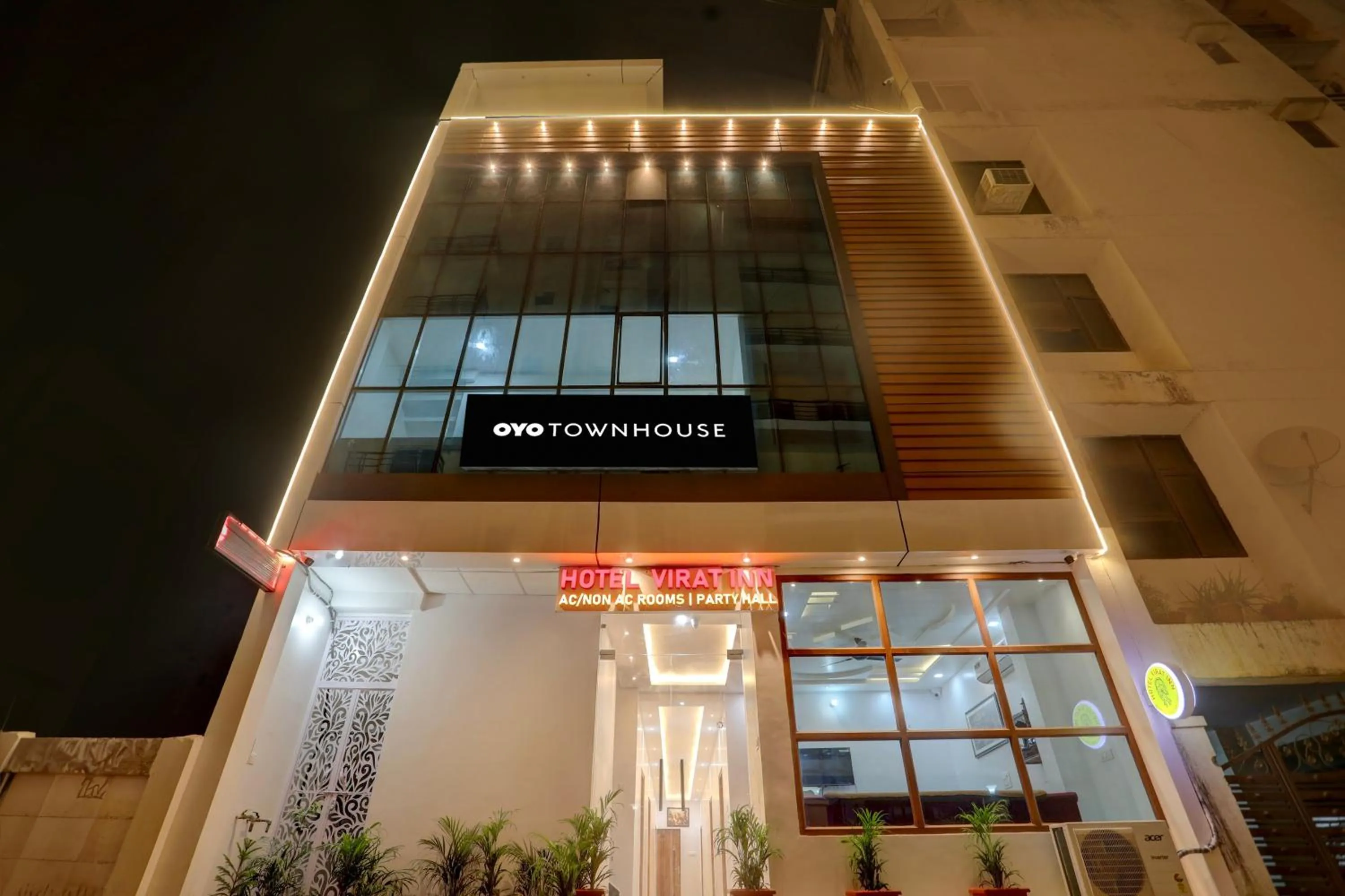 Facade/entrance in Hotel O by OYO Virat Inn