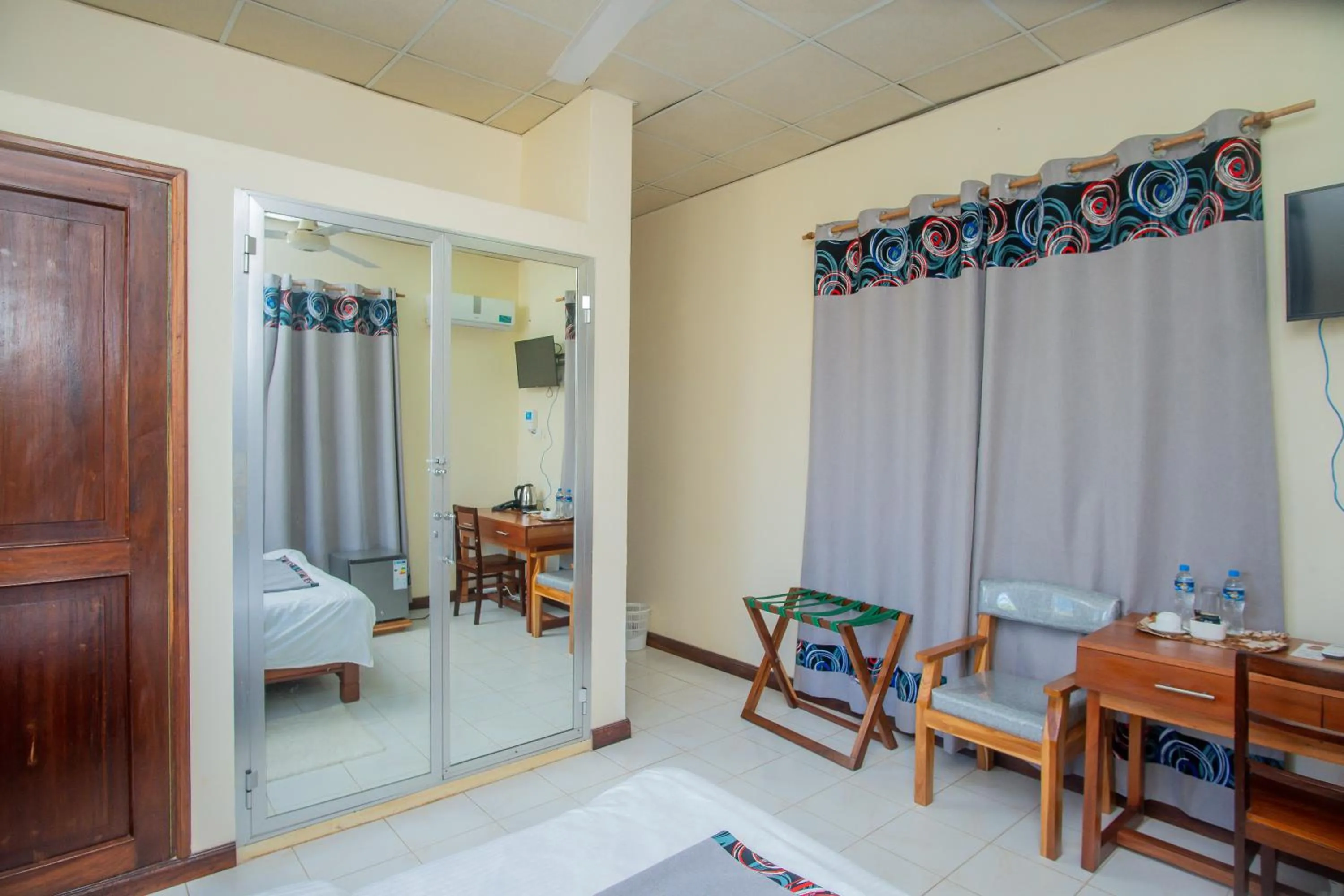 Photo of the whole room in La Casa Preciosa in Tanga