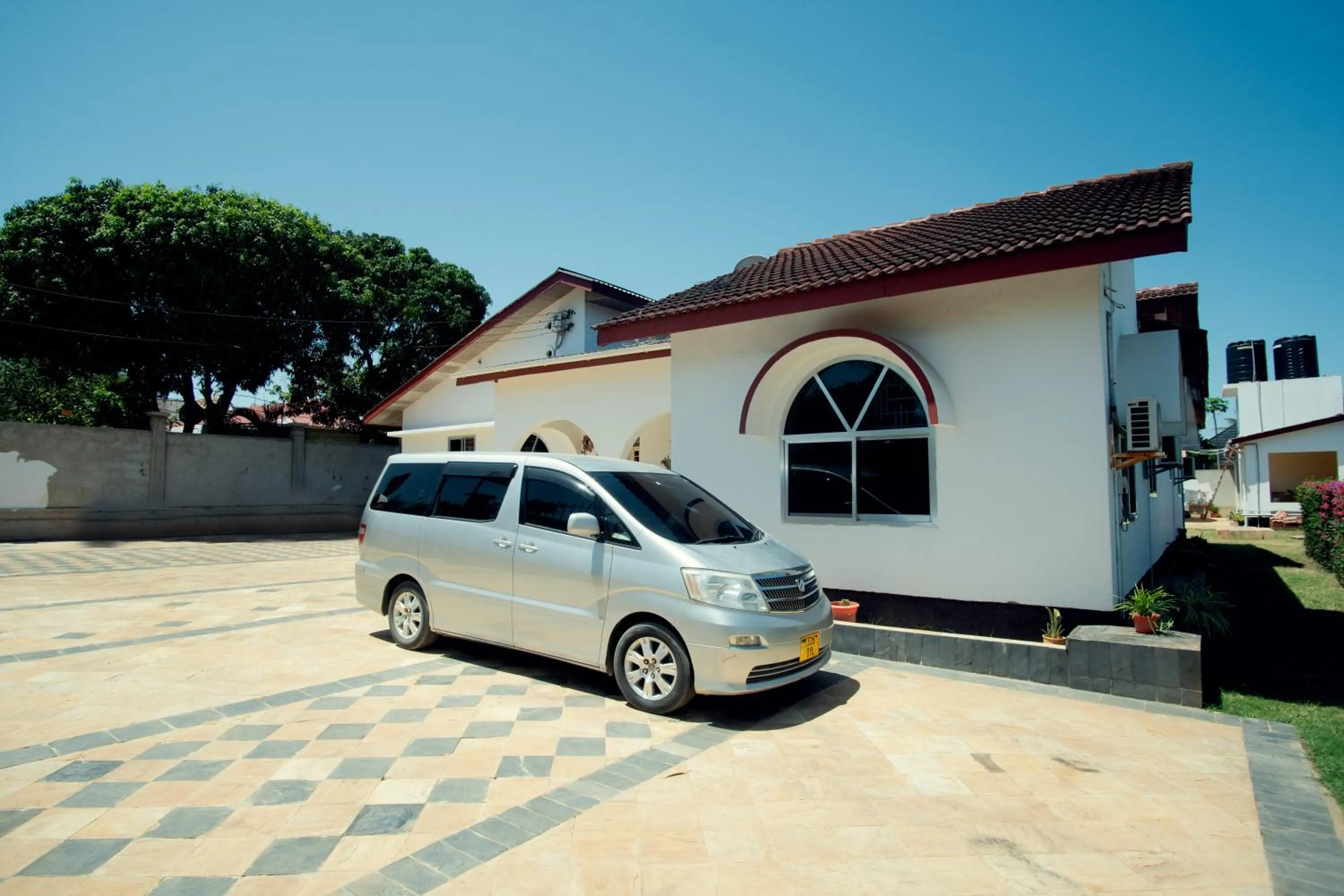 Property building in La Casa Preciosa in Tanga