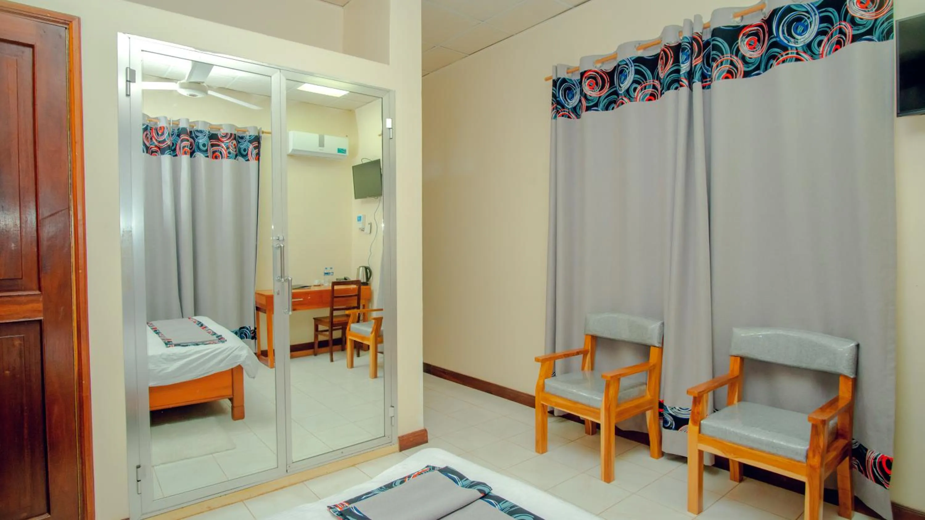 Photo of the whole room in La Casa Preciosa in Tanga