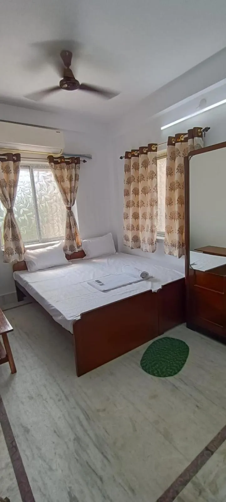 Bed in Regencyy Guest House