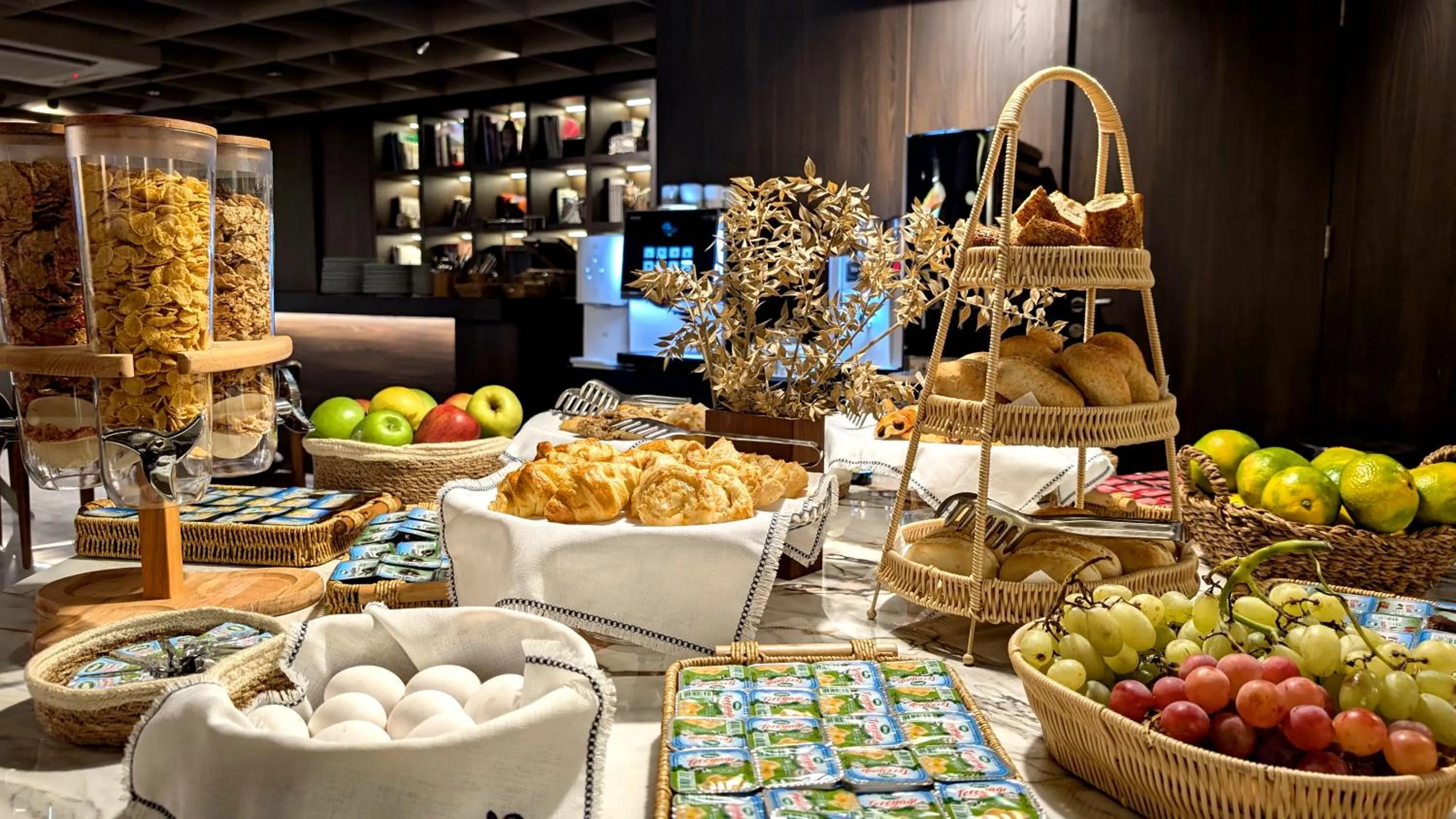 Buffet breakfast in Noble Pangaltı