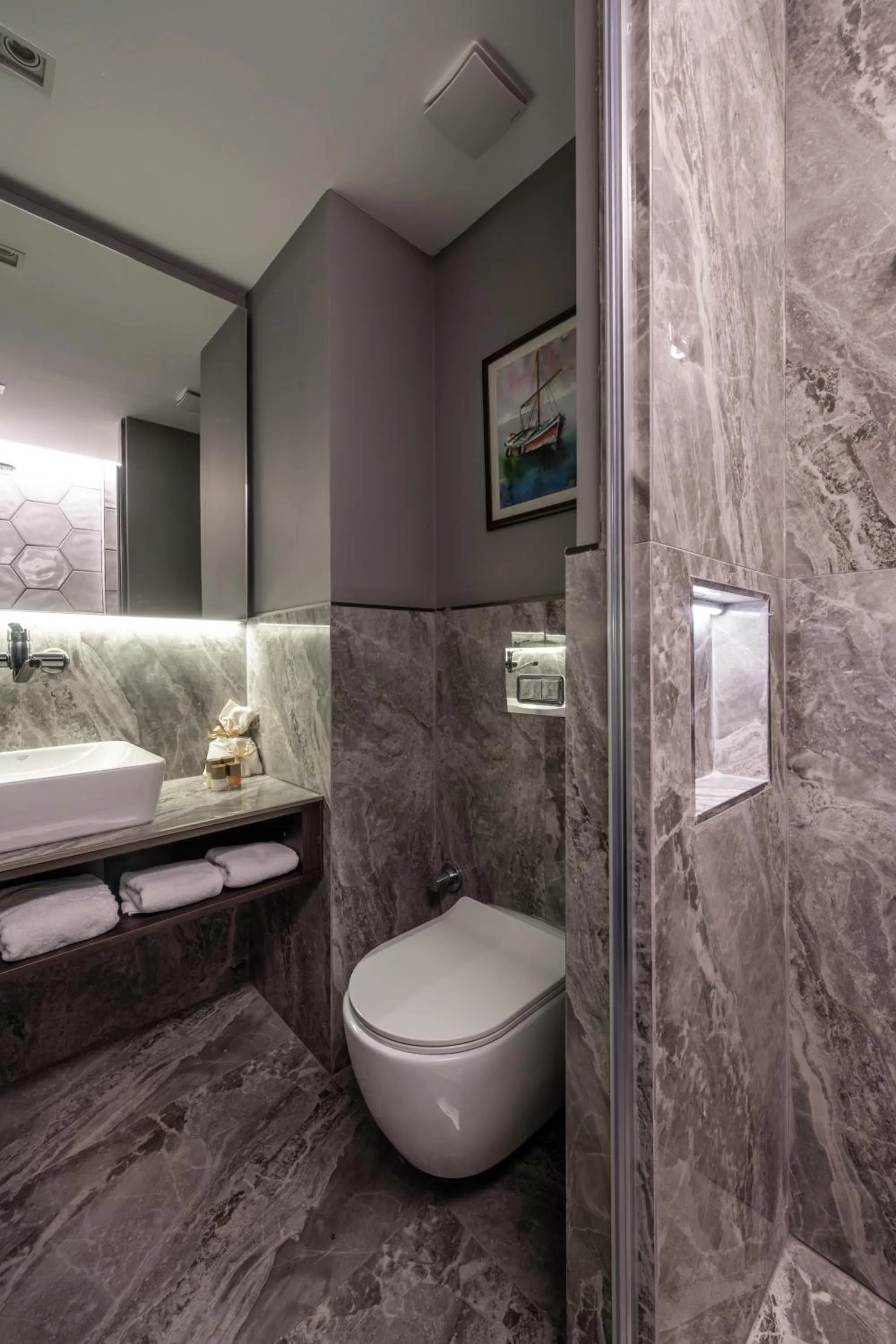 Toilet in Noble Pangaltı