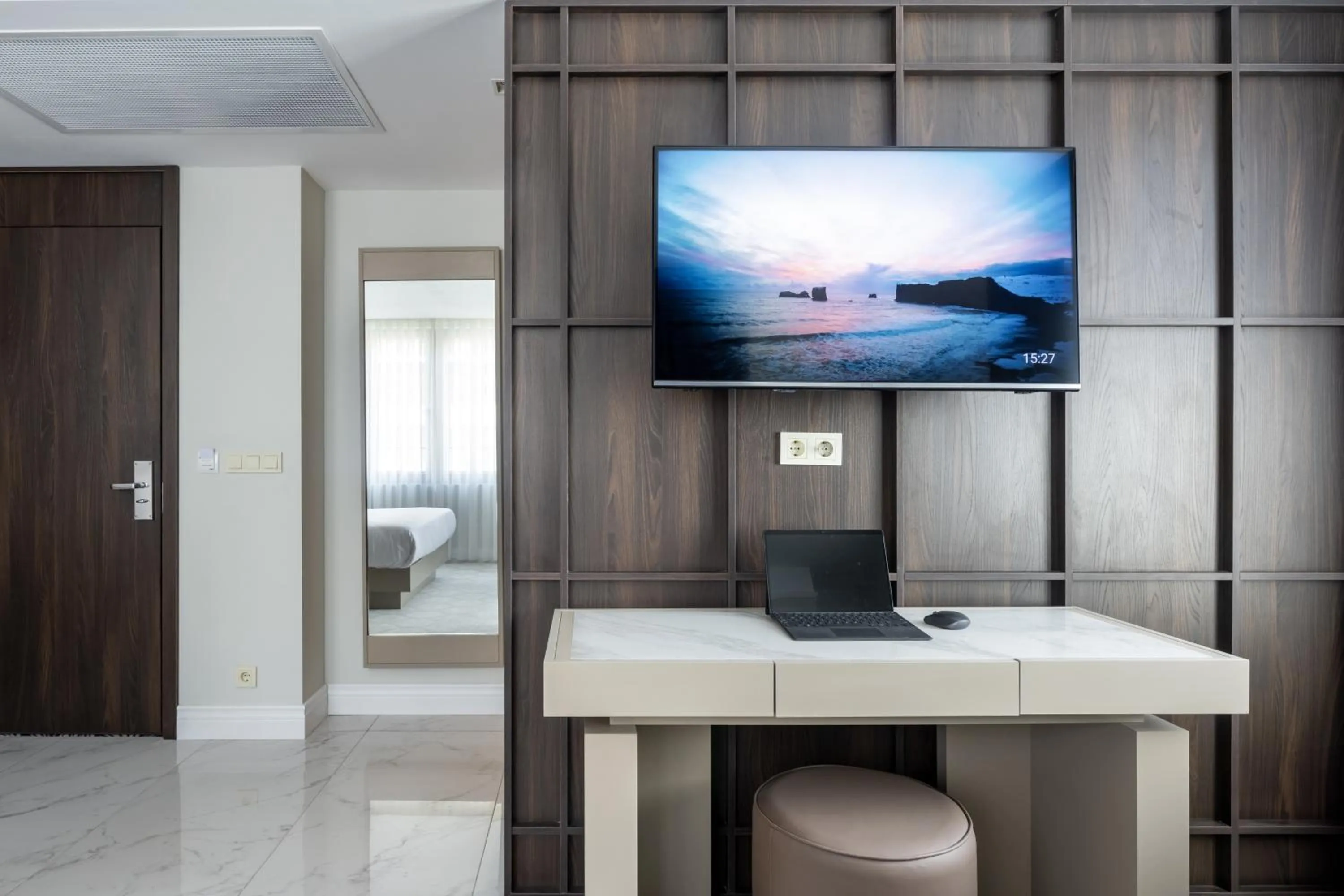 TV and multimedia in Noble Pangaltı