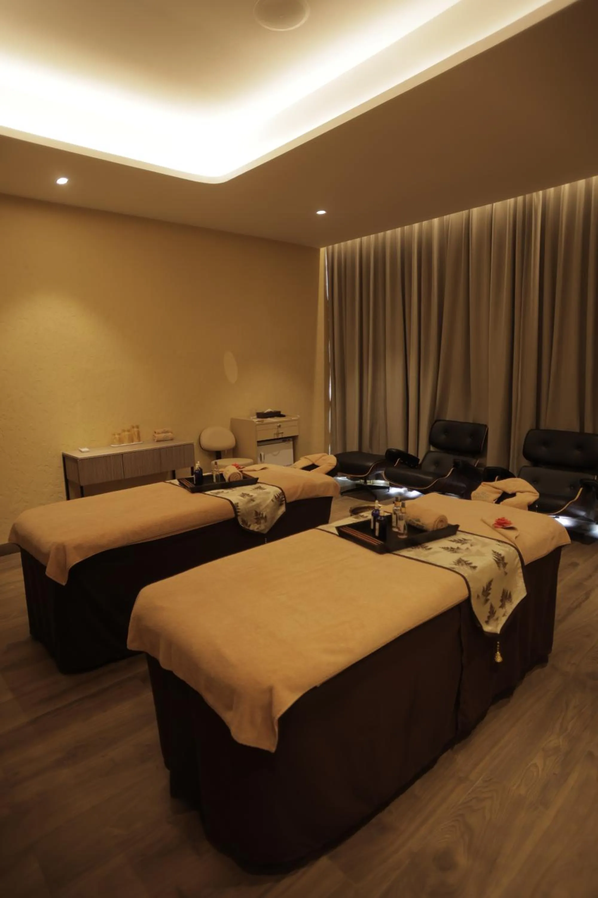 Spa and wellness centre/facilities, Bed in Radisson Resort Hatgad Saputara