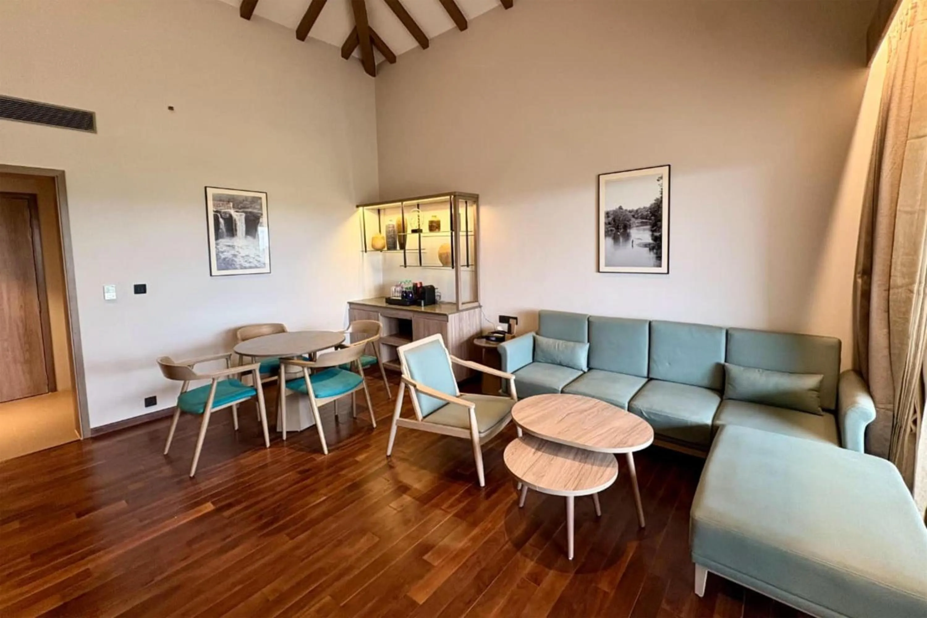 Photo of the whole room in Radisson Resort Hatgad Saputara