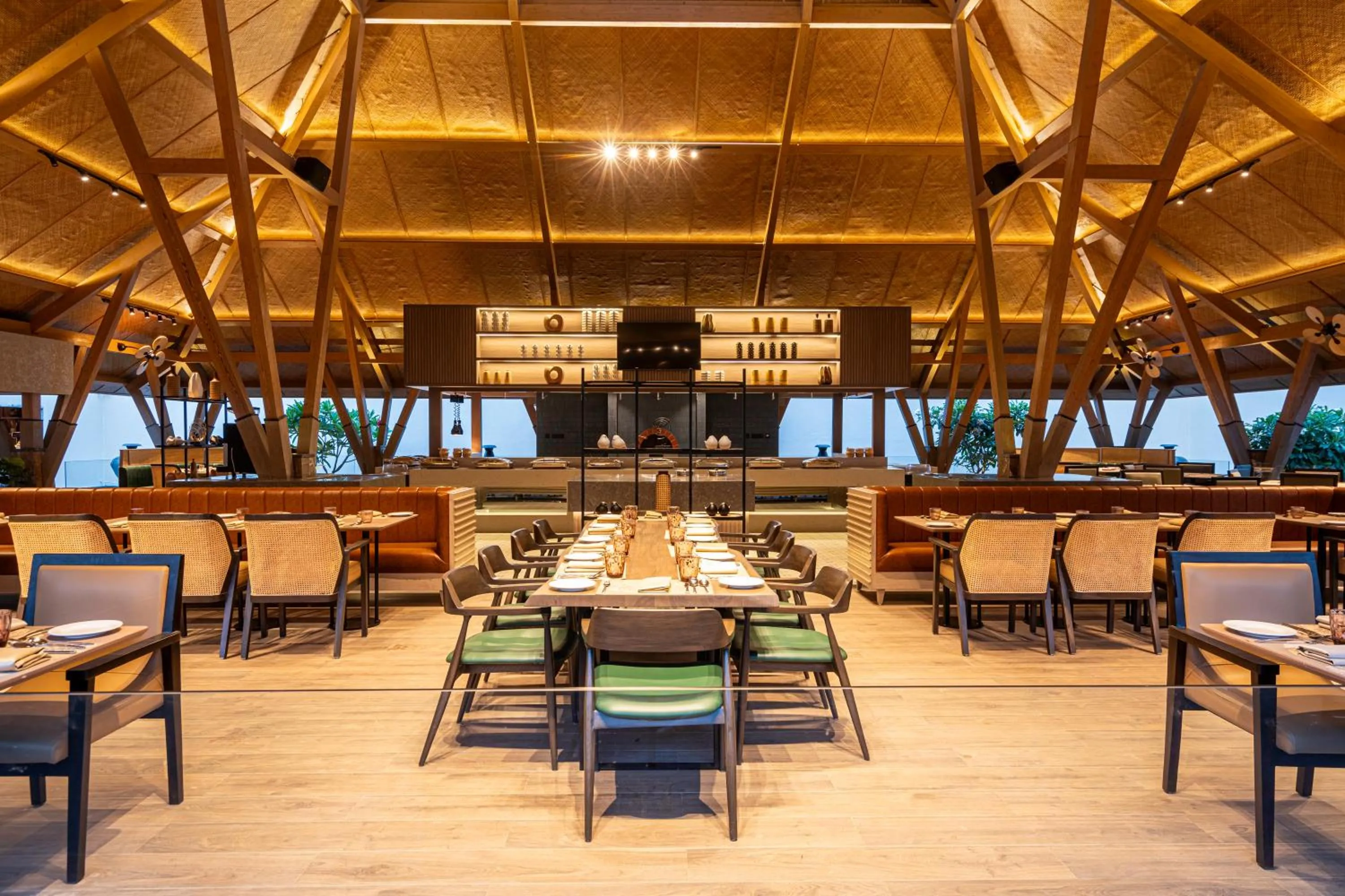 Restaurant/places to eat in Radisson Resort Hatgad Saputara