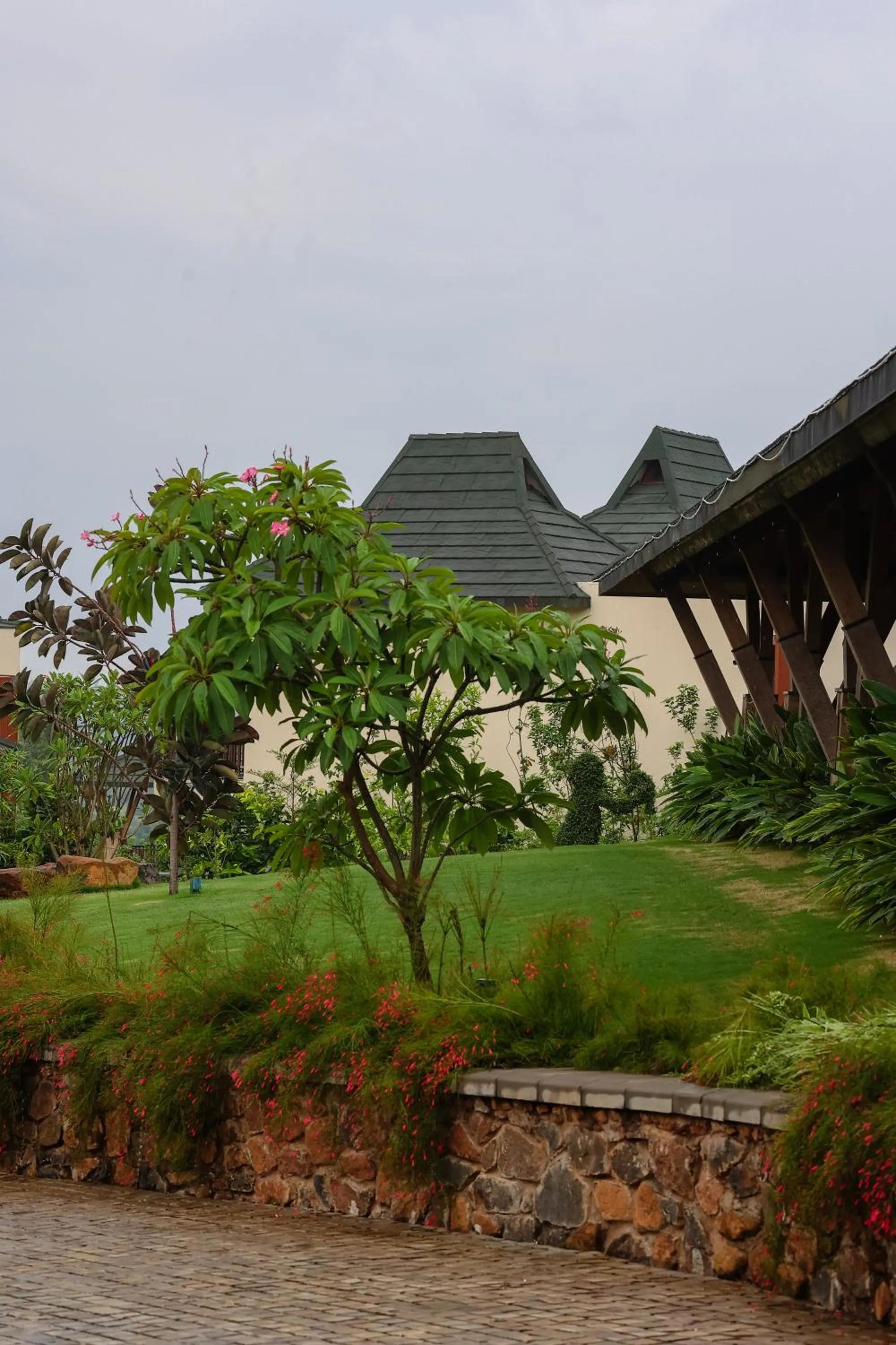 Garden in Radisson Resort Hatgad Saputara