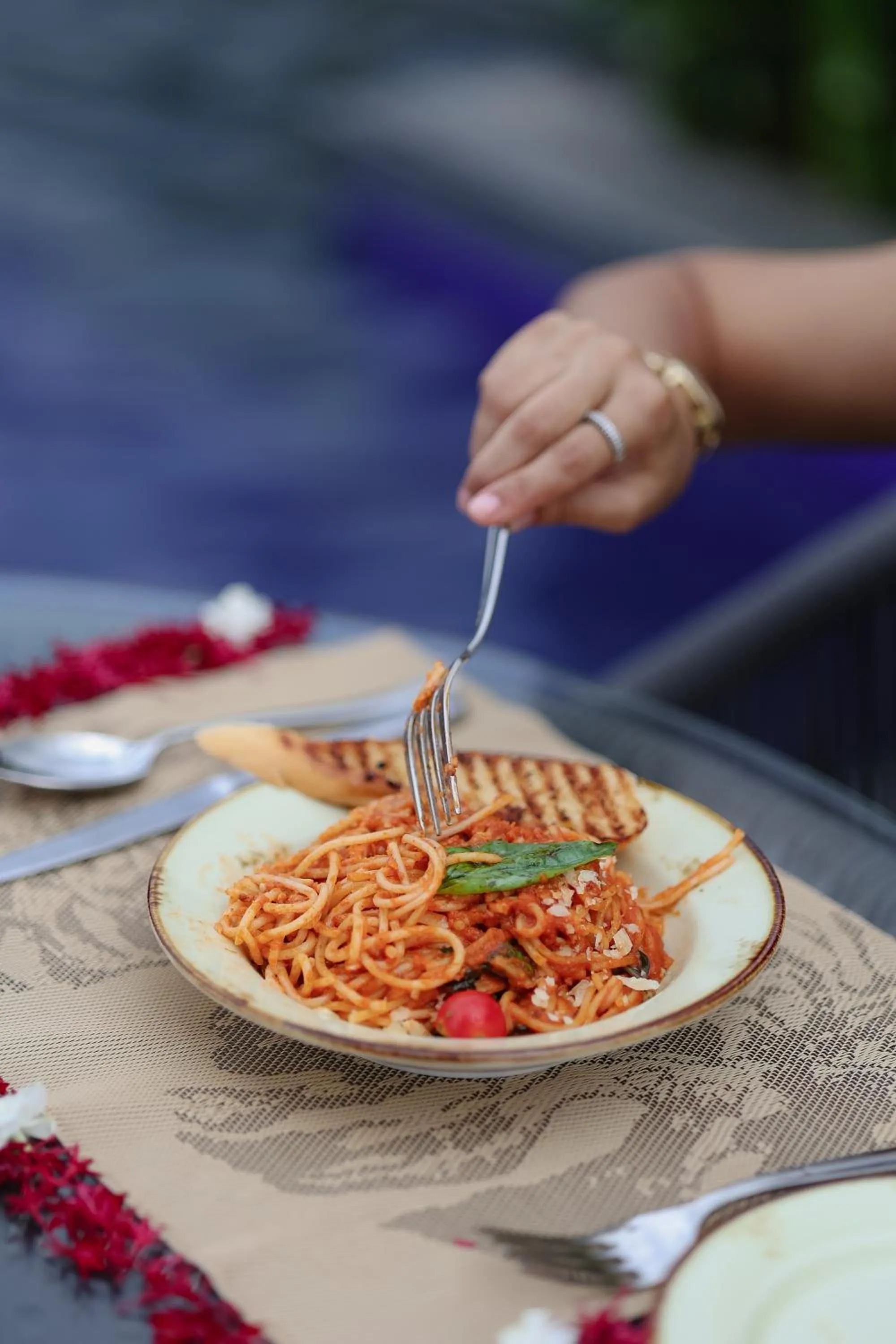 Food in Radisson Resort Hatgad Saputara