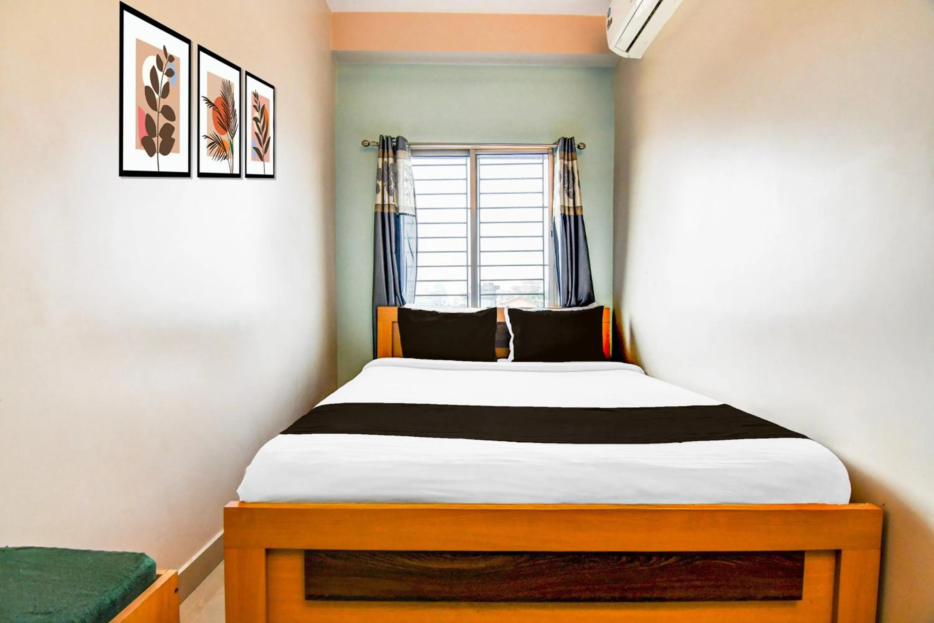 Bedroom, Bed in Collection O SF Road Siliguri Formerly Jyoti Hotel