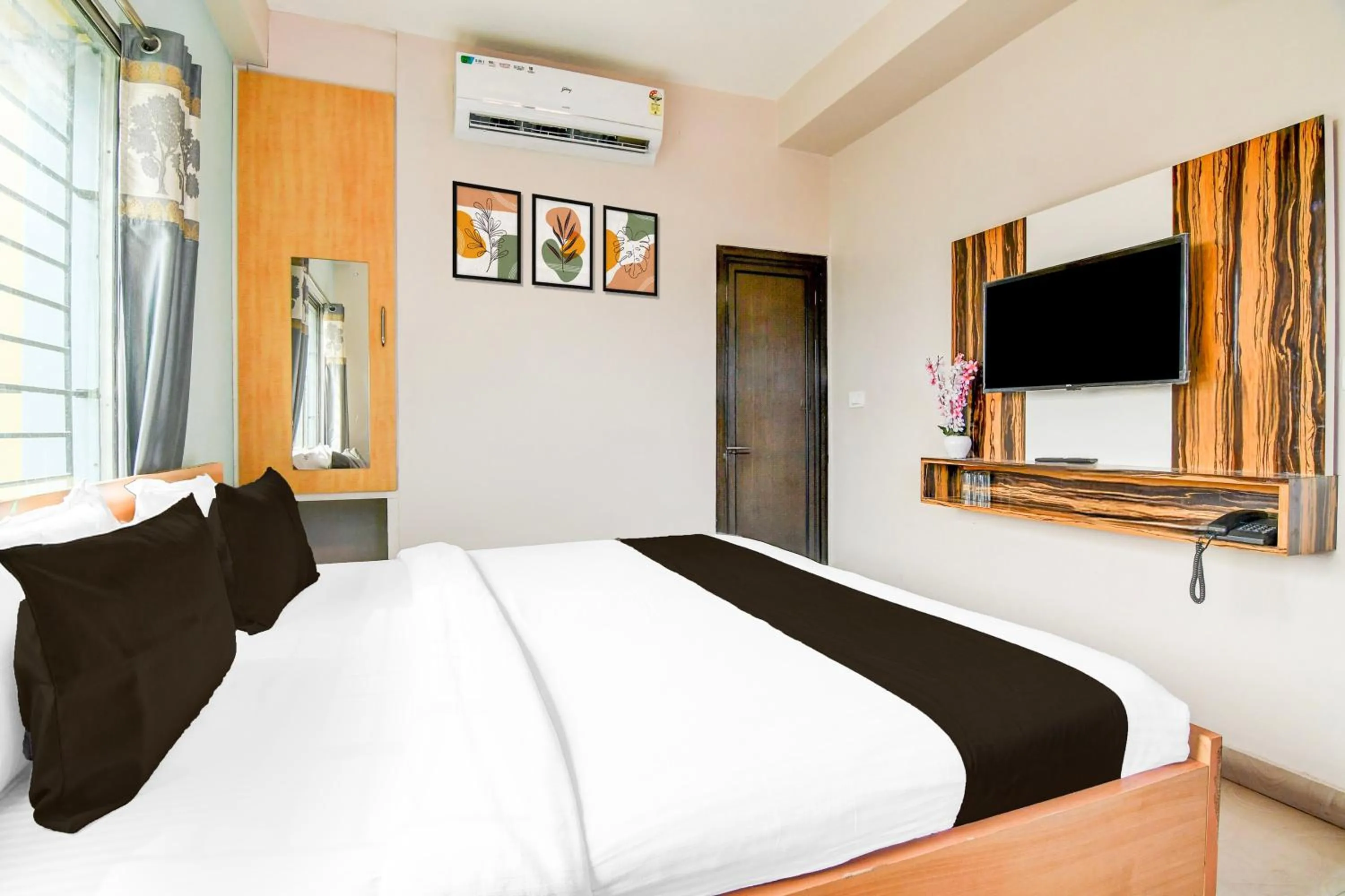Bedroom, Bed in Collection O SF Road Siliguri Formerly Jyoti Hotel