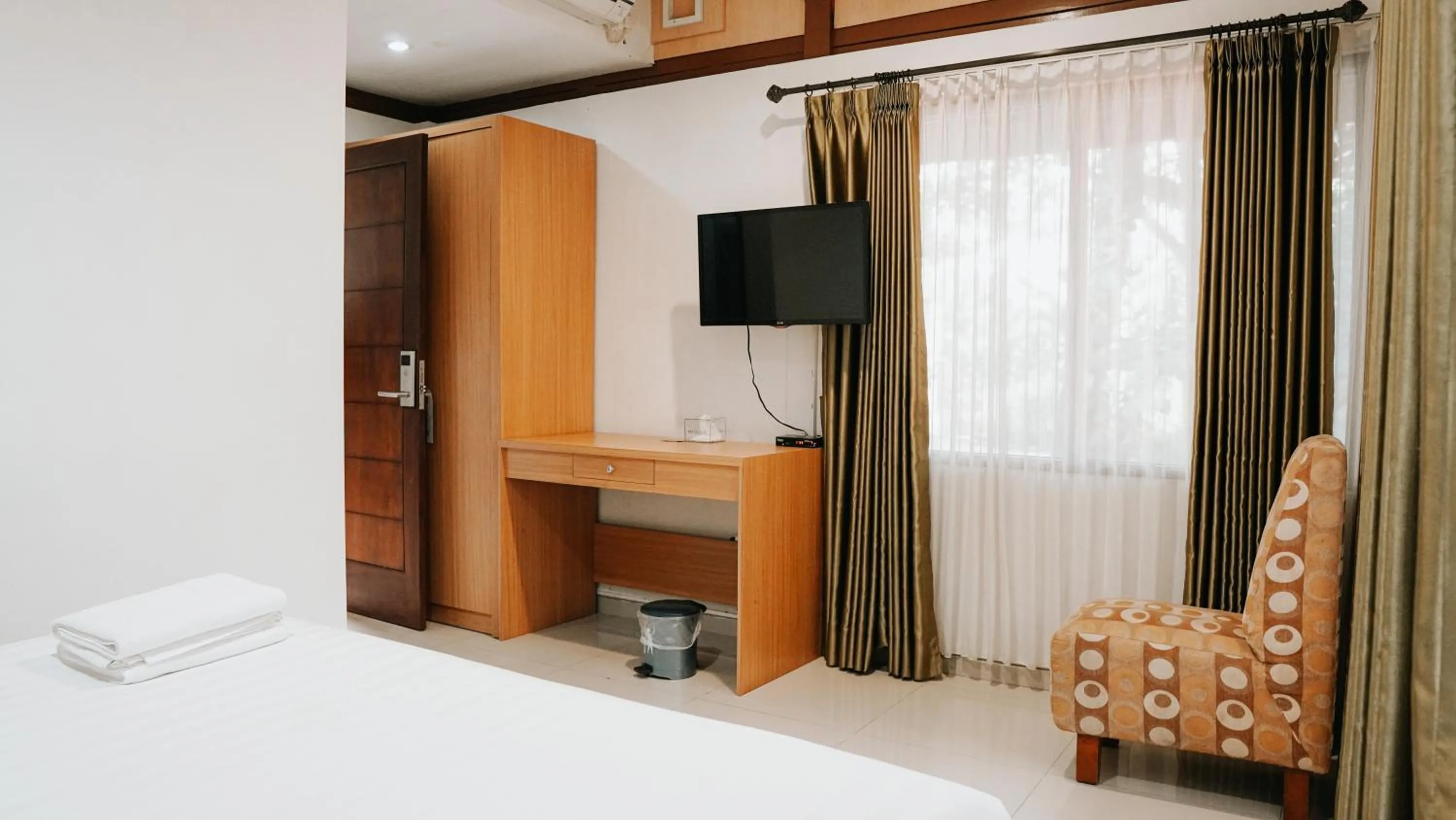 TV and multimedia, Bed in Tidar Hotel & Cottages Malang