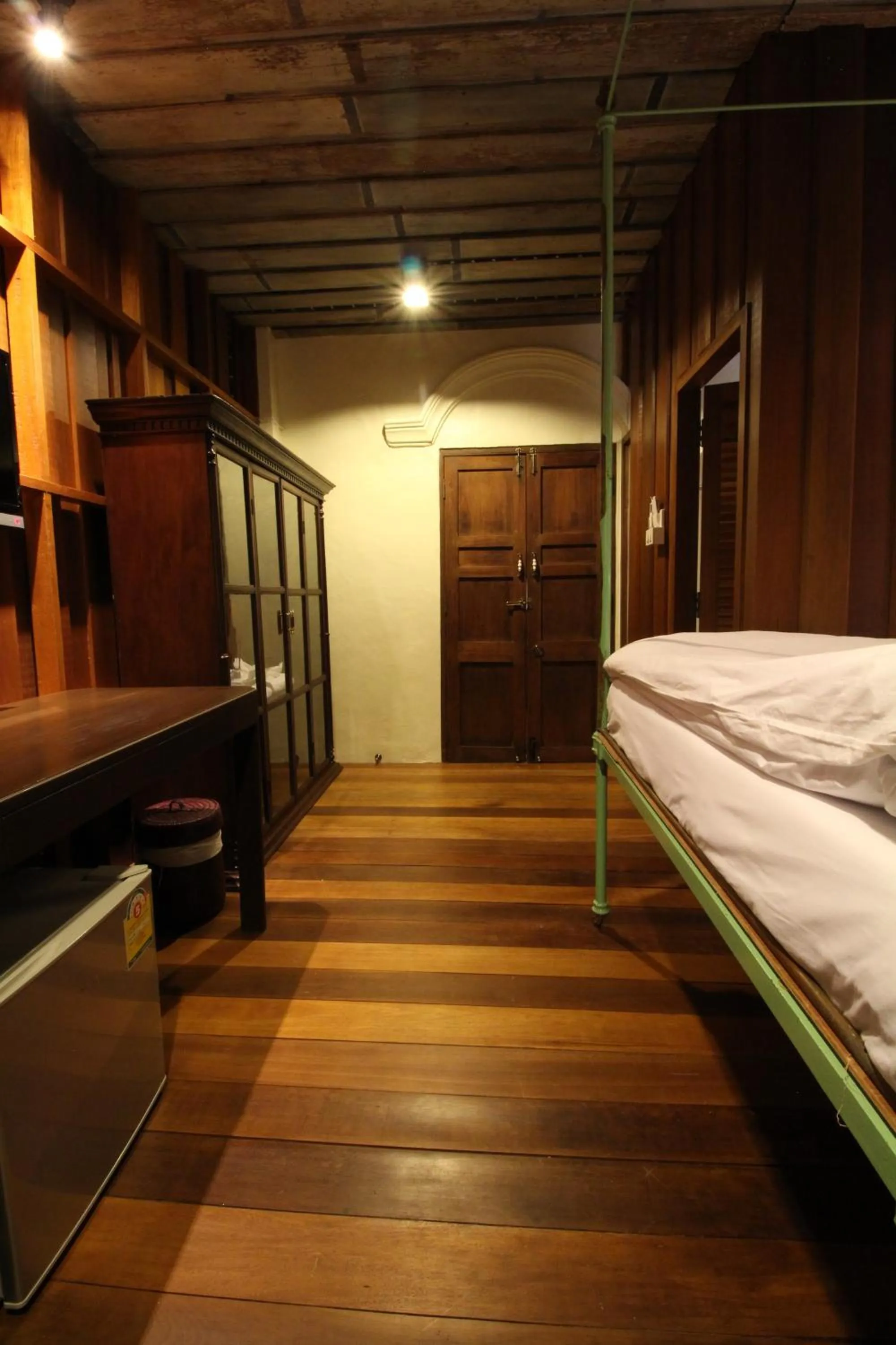 View (from property/room), Bed in Baan Luang Rajamaitri Historic Inn