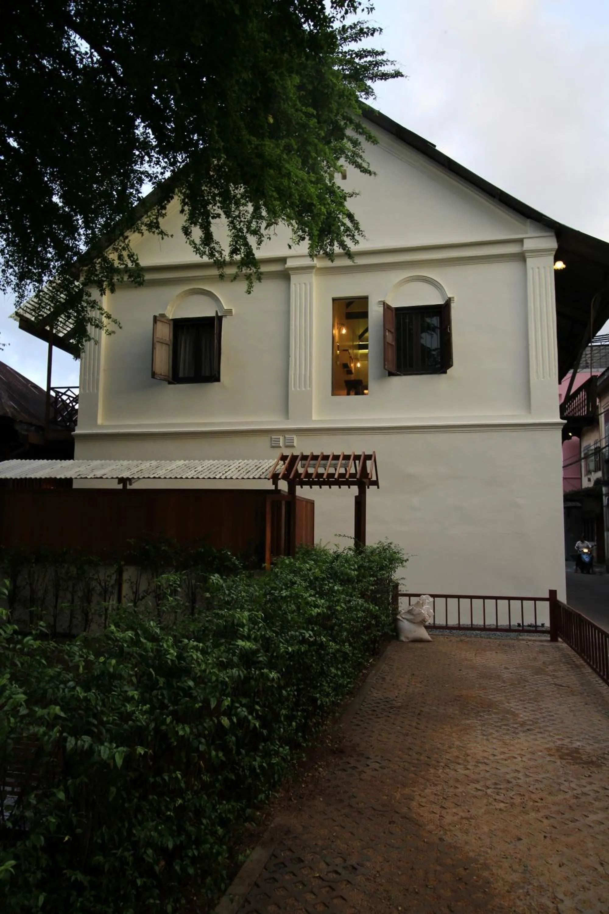 Facade/entrance in Baan Luang Rajamaitri Historic Inn