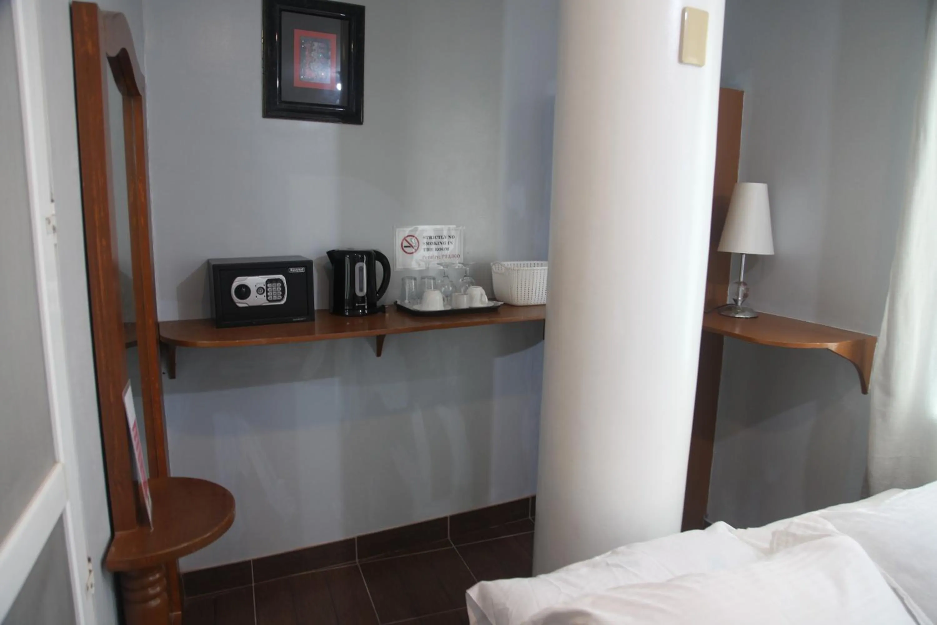 Coffee/tea facilities, Bed in Green Monkey Resort Boracay