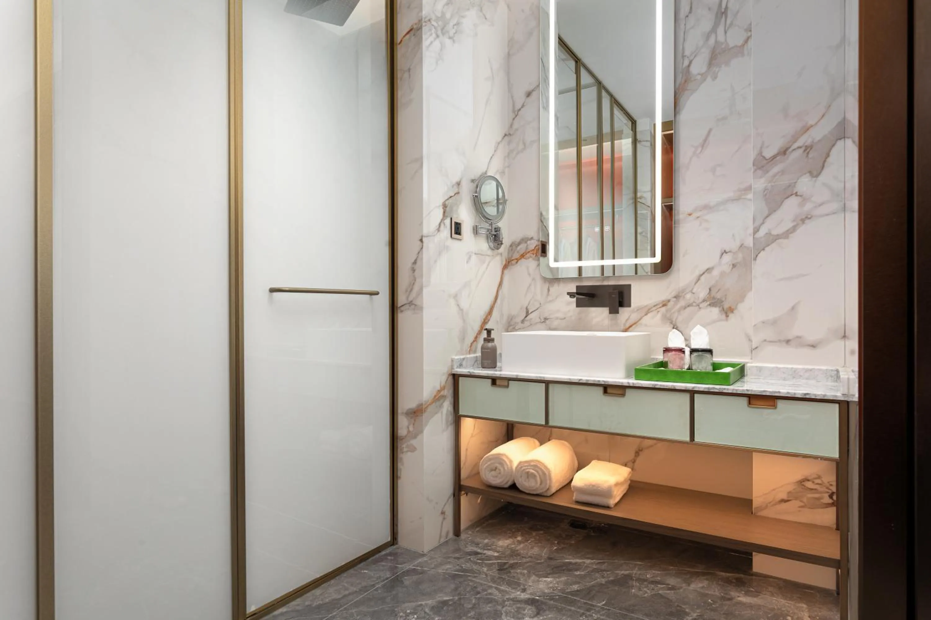 Bathroom in Wingate by Wyndham Urumqi Railway Station