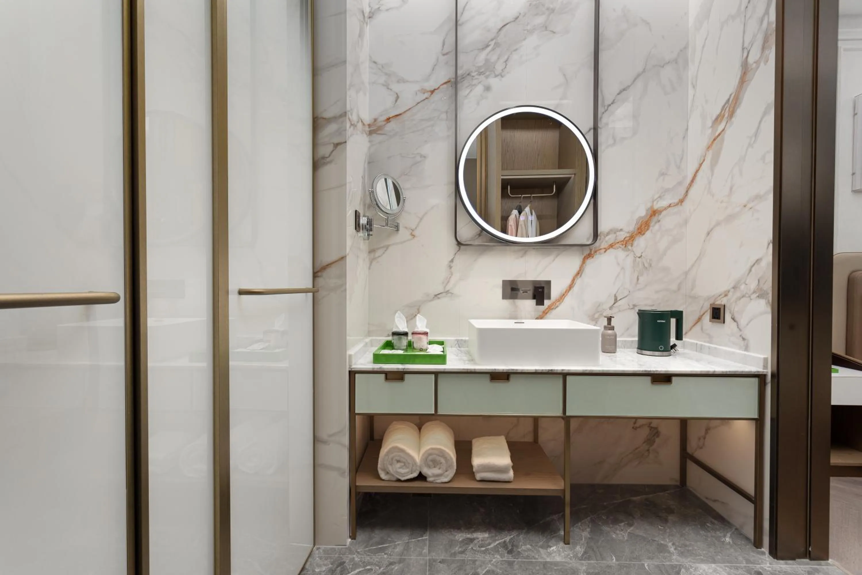 Bathroom in Wingate by Wyndham Urumqi Railway Station