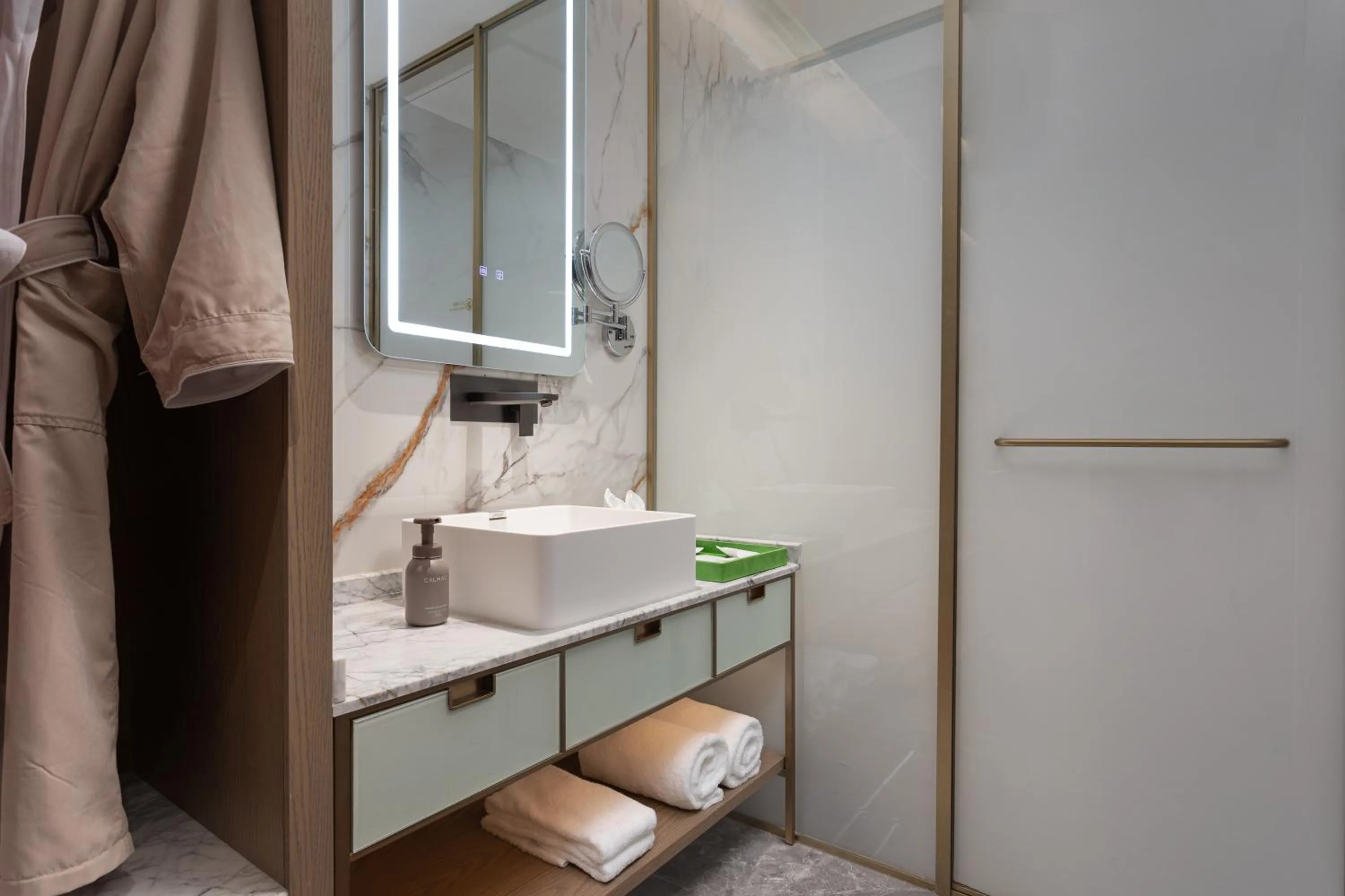 Bathroom in Wingate by Wyndham Urumqi Railway Station