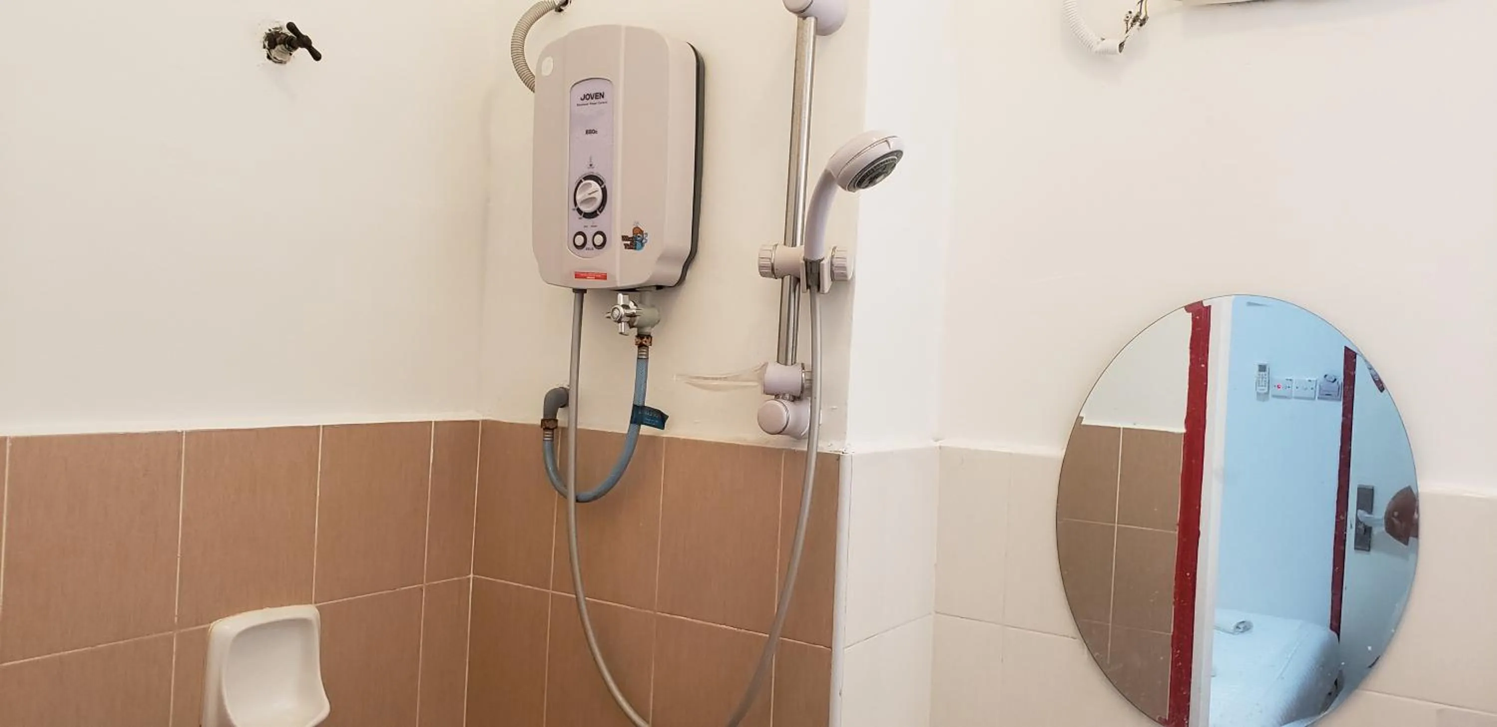 Shower in S Rose Hotel Sepang