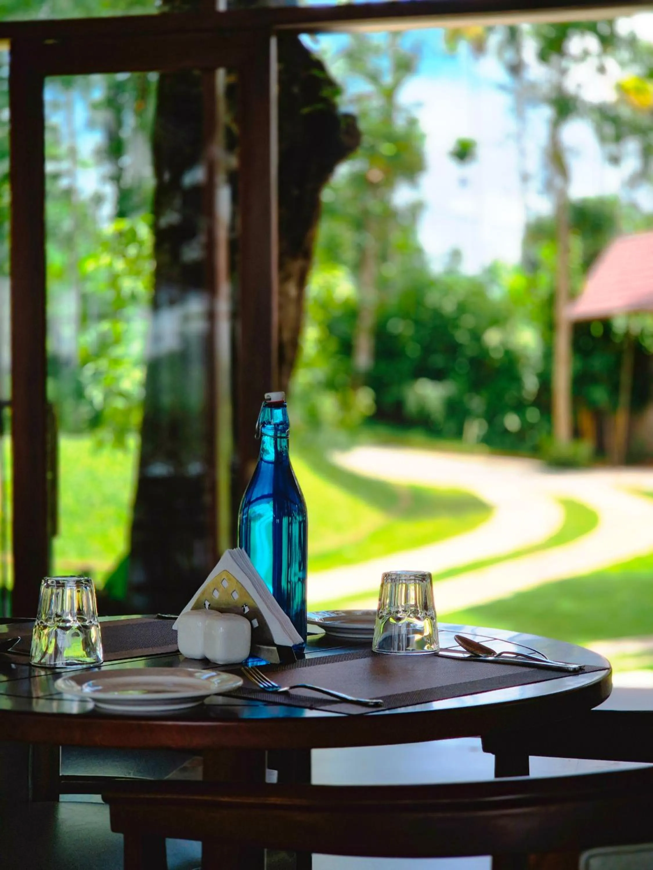 Restaurant/places to eat in Sterling Lontano Waterfront Wayanad