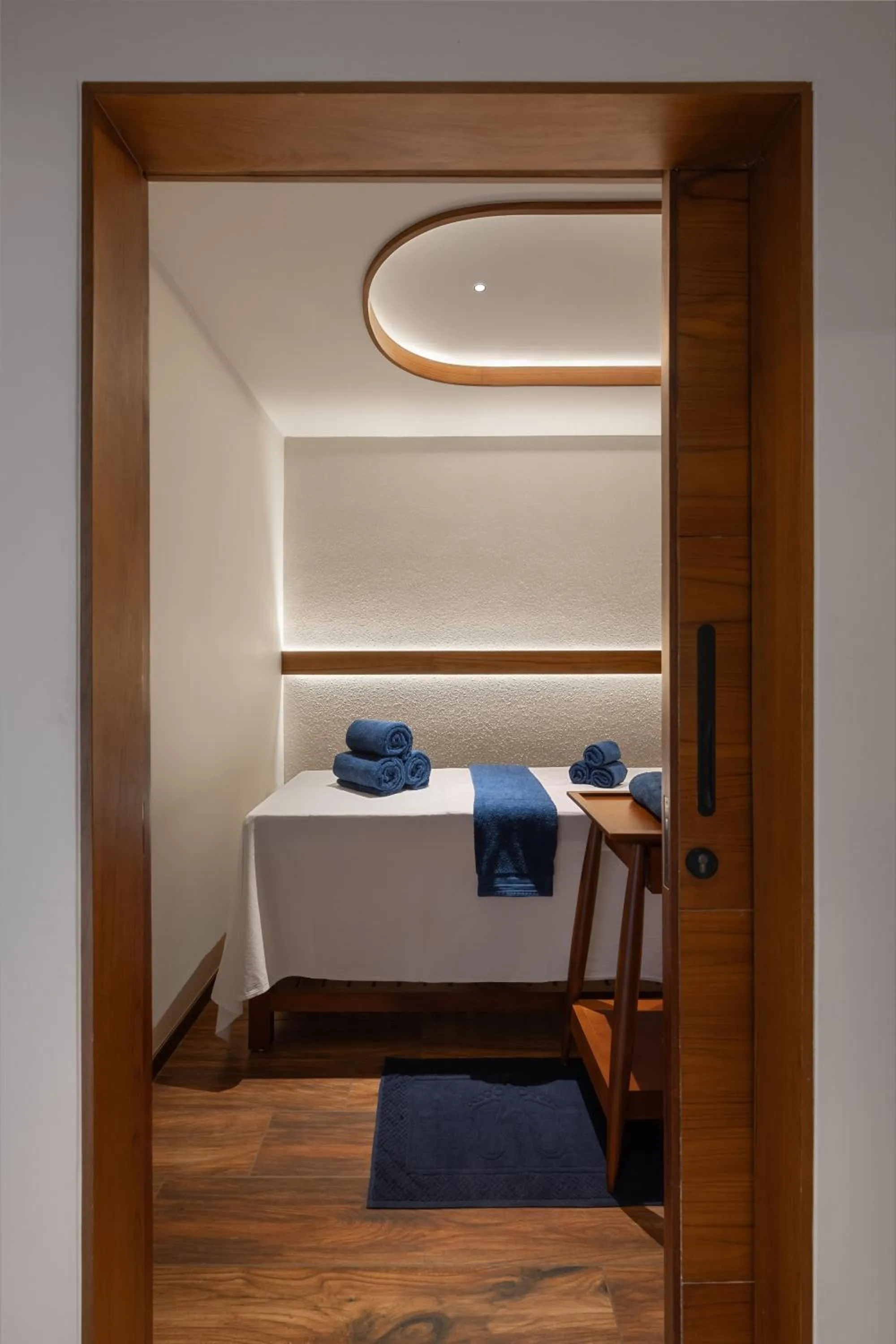 Spa and wellness centre/facilities, Bed in Sterling Lontano Waterfront Wayanad