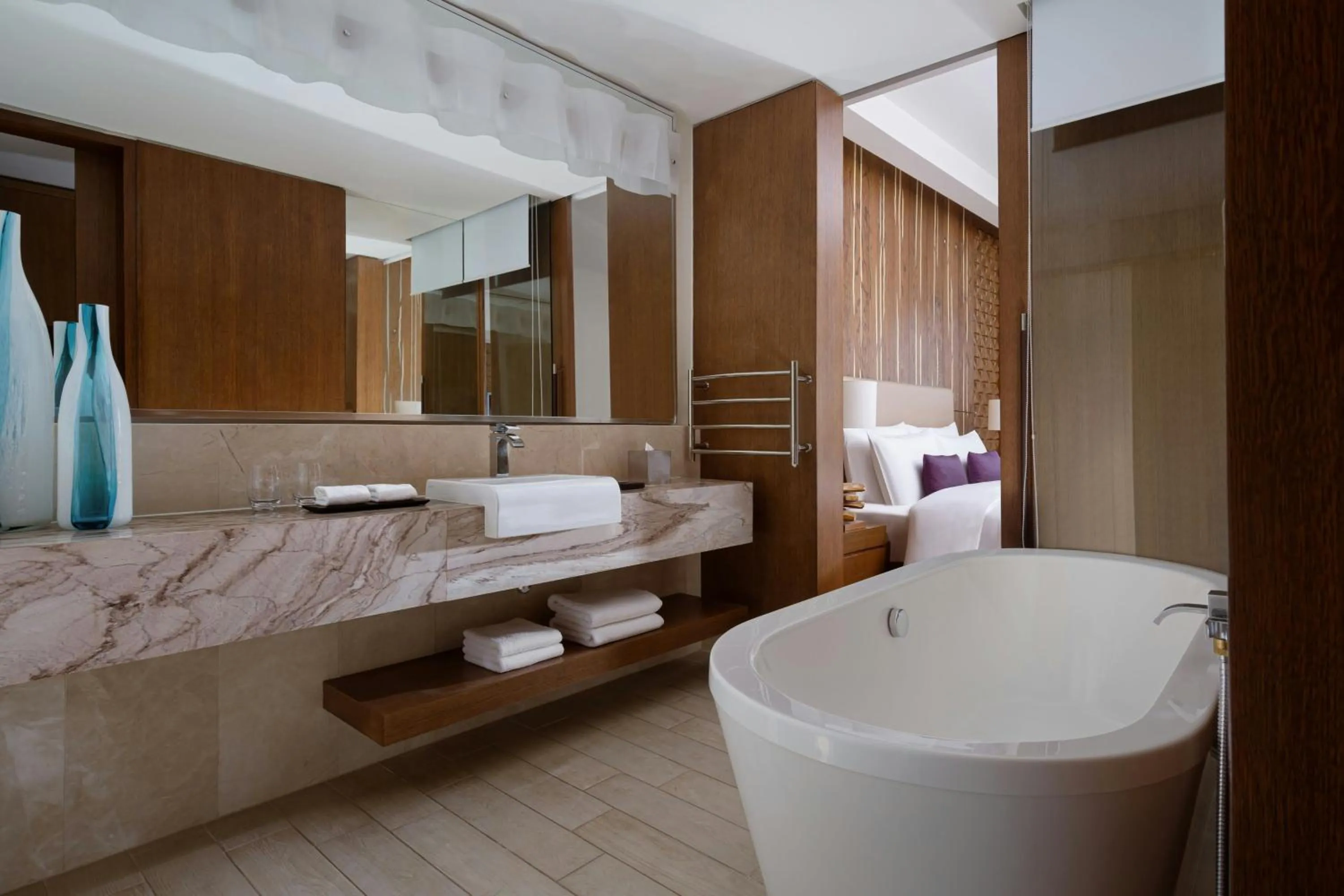 Bathroom, Bed in Park Chalet, Shahdag, Autograph Collection