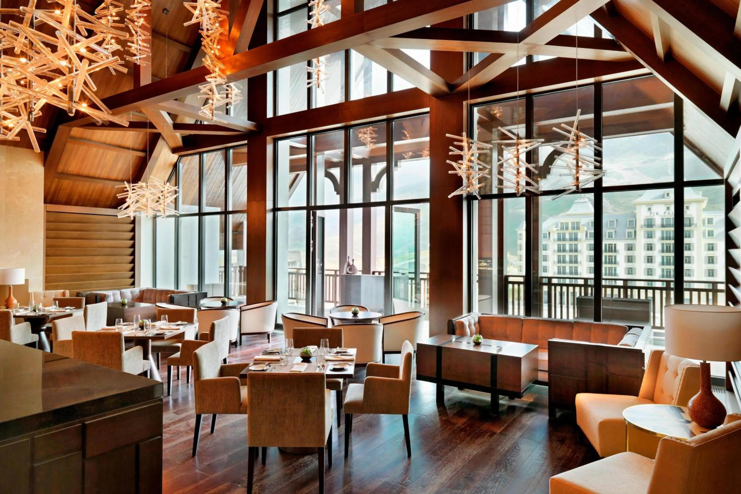 Lounge or bar in Park Chalet, Shahdag, Autograph Collection