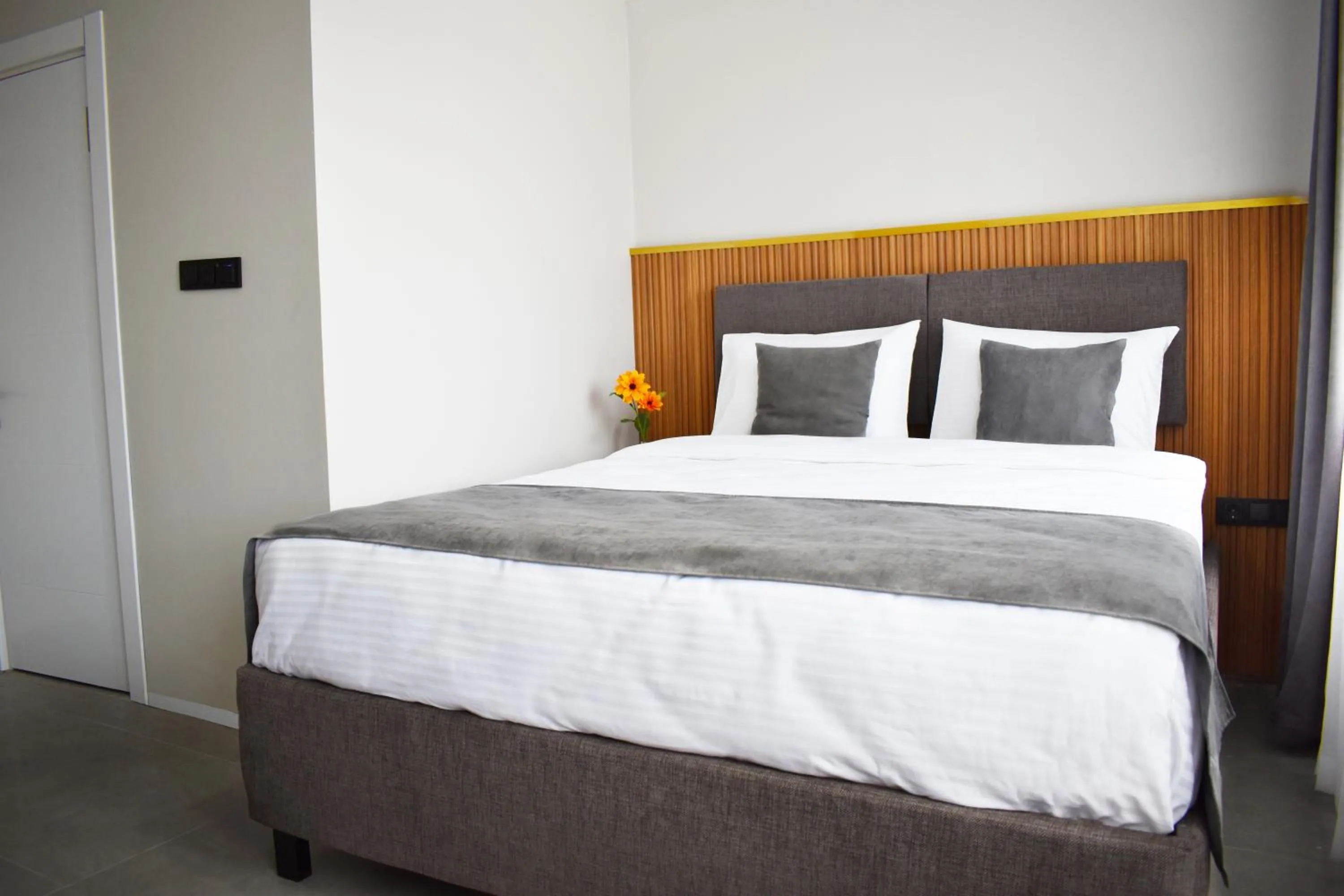 Photo of the whole room, Bed in Vera Taksim Hotel