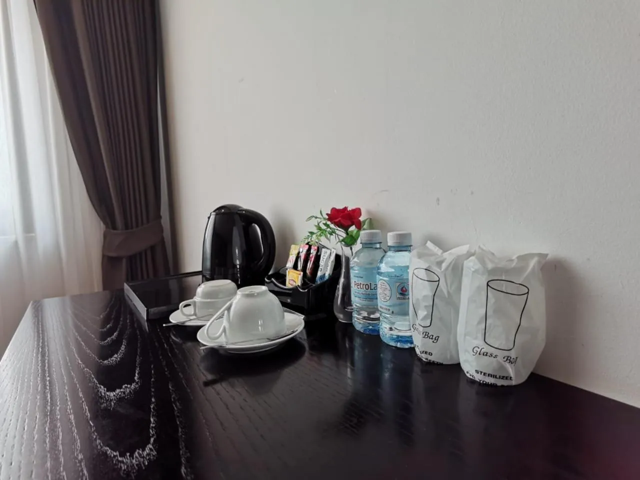 Coffee/tea facilities in Aaron Hotel