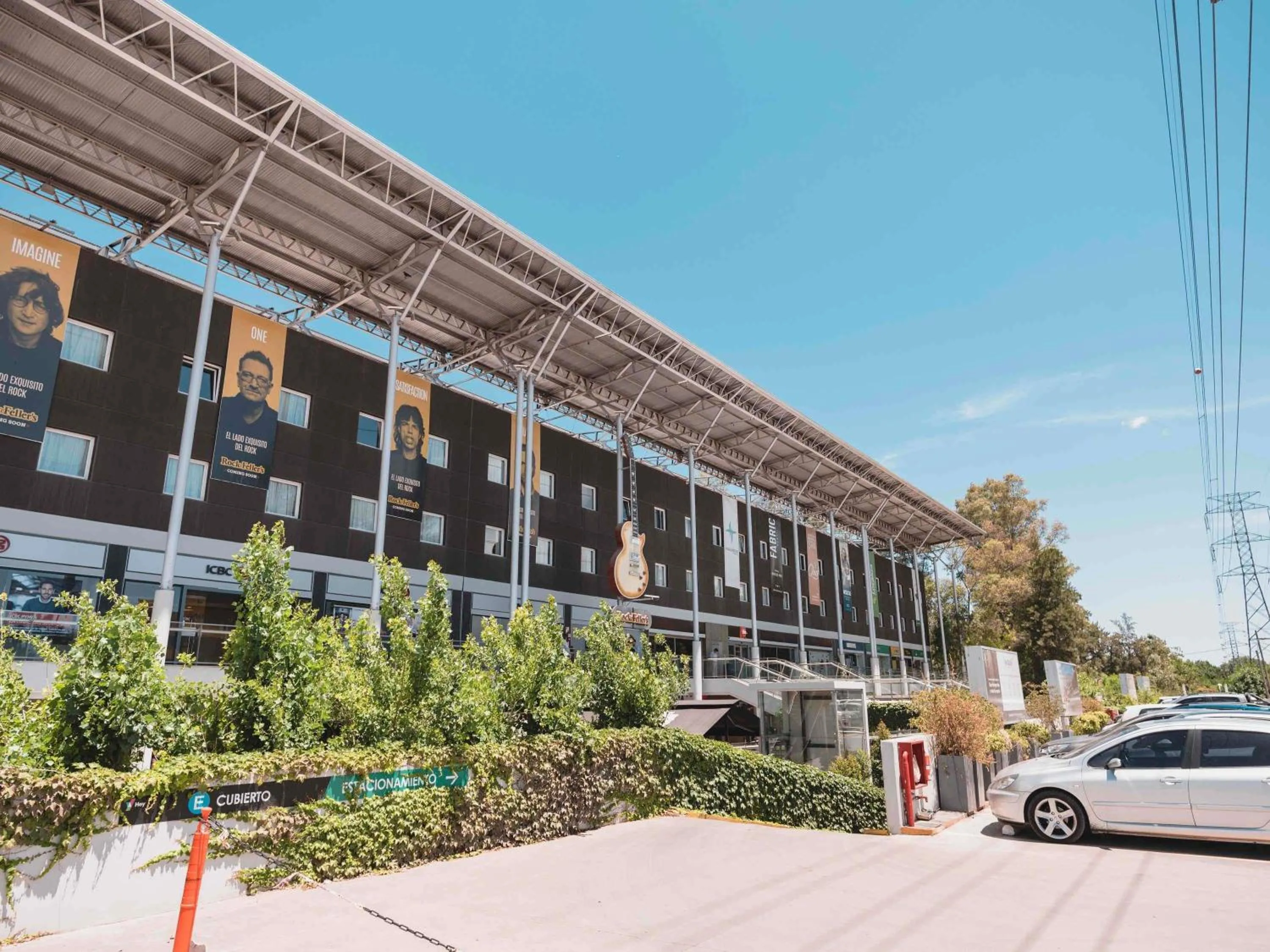 Property building in ibis Pilar