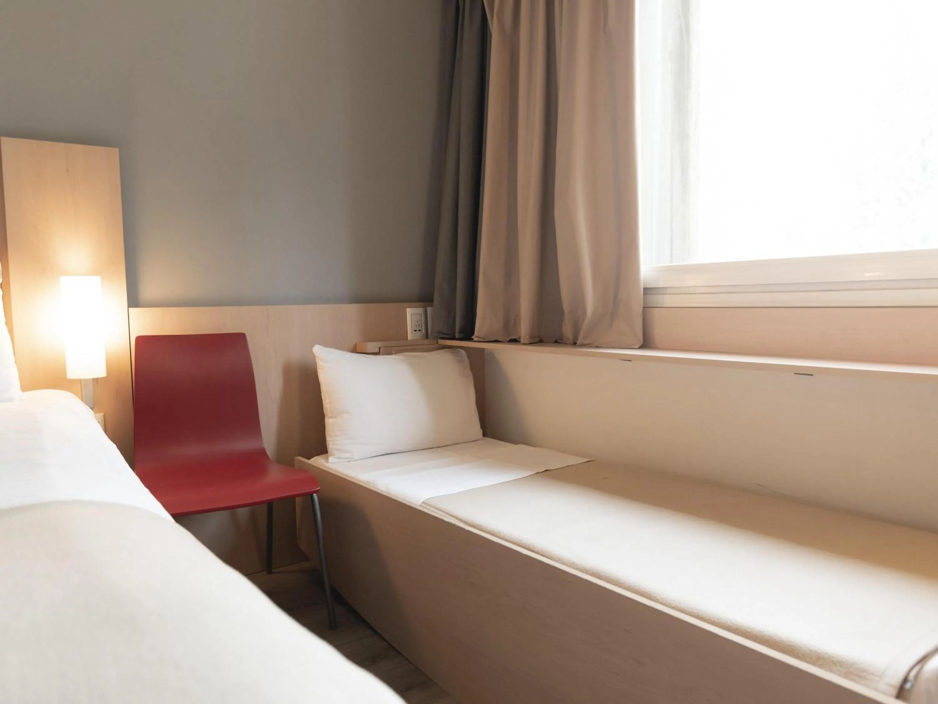 Bedroom, Bed in ibis Pilar