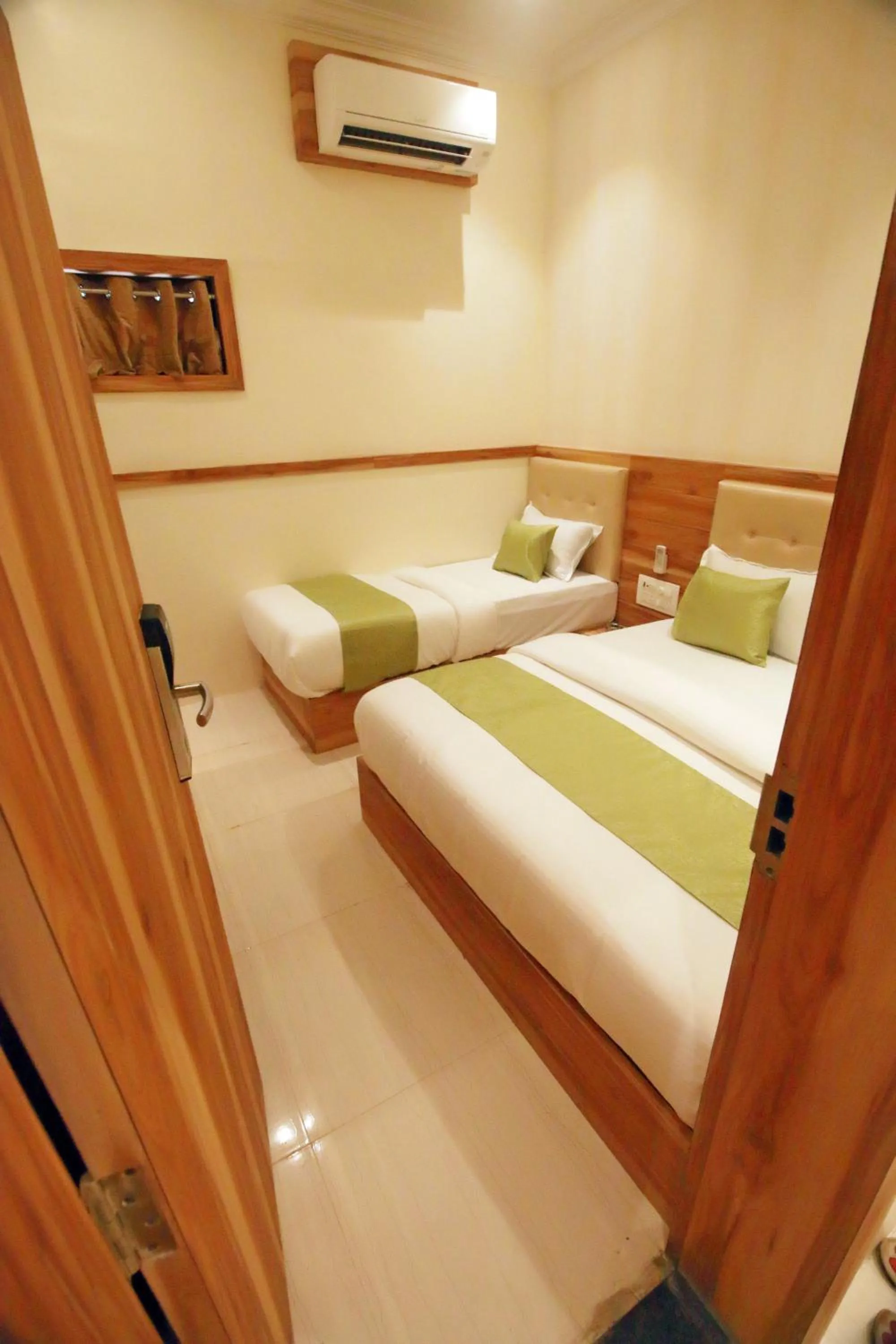 Bedroom, Bed in Hotel Al Madina palace