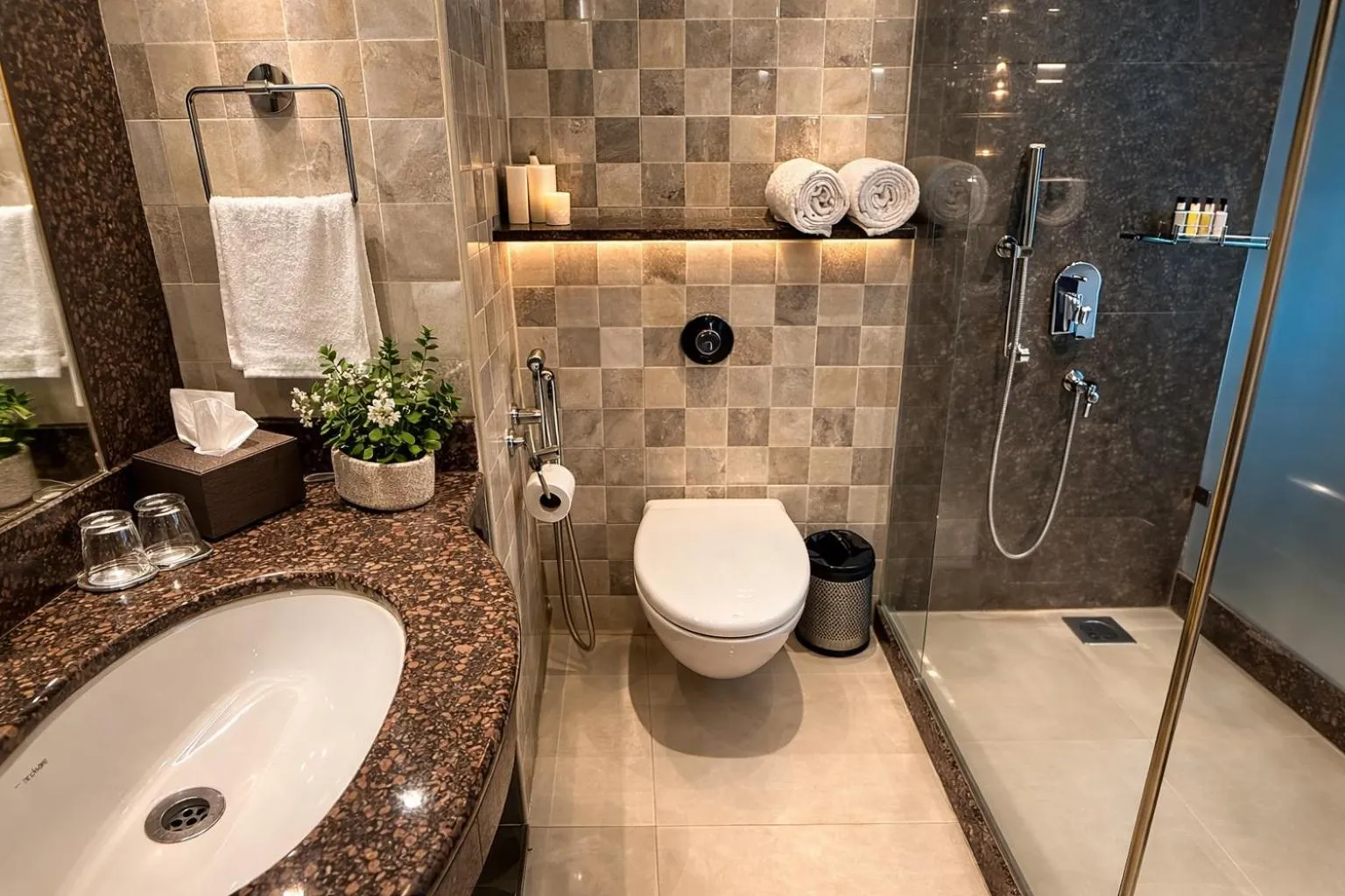 Shower in Praia Da Oura Boutique Resort ,Goa