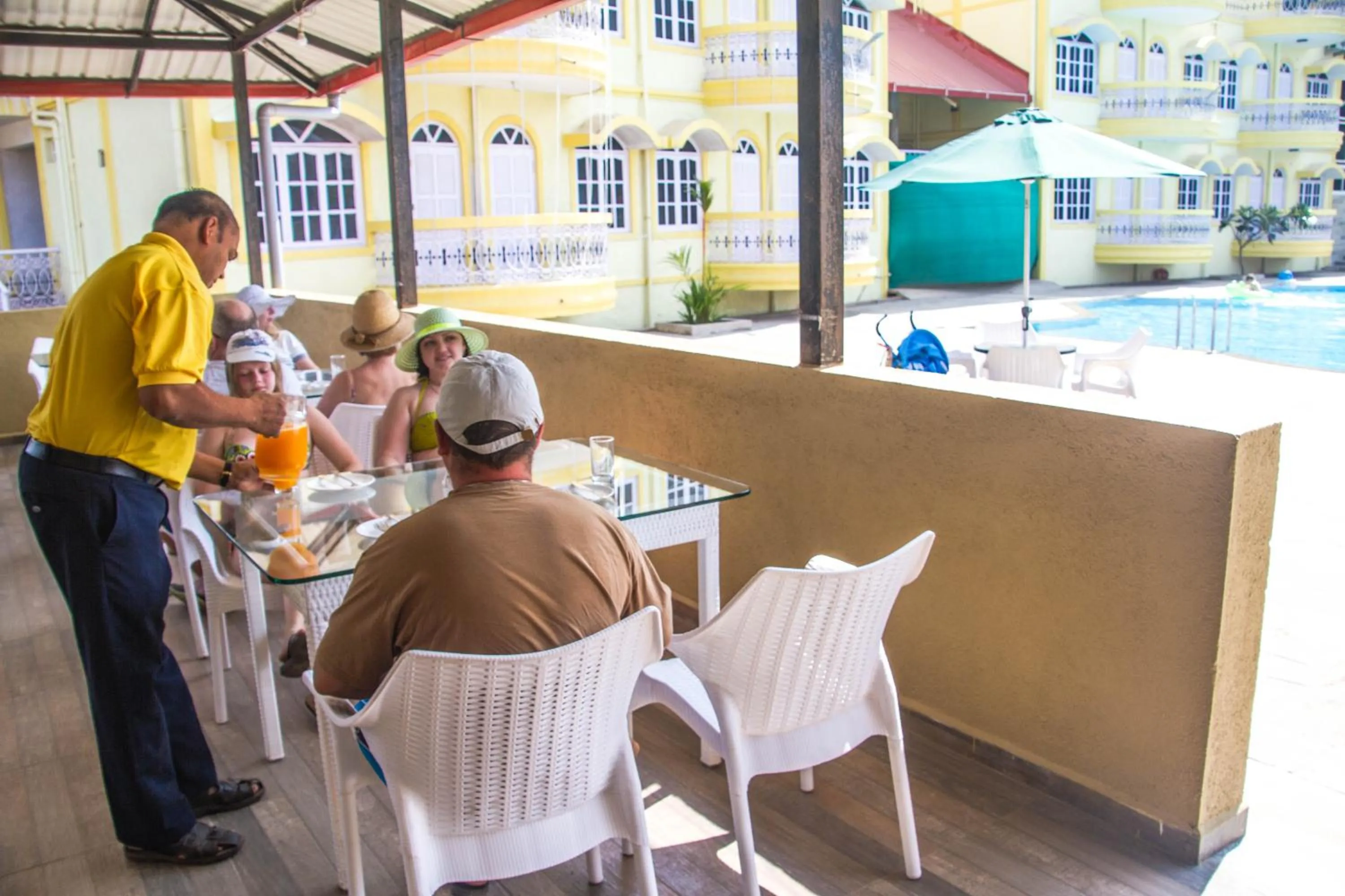 Restaurant/places to eat in Praia Da Oura - Boutique Resort